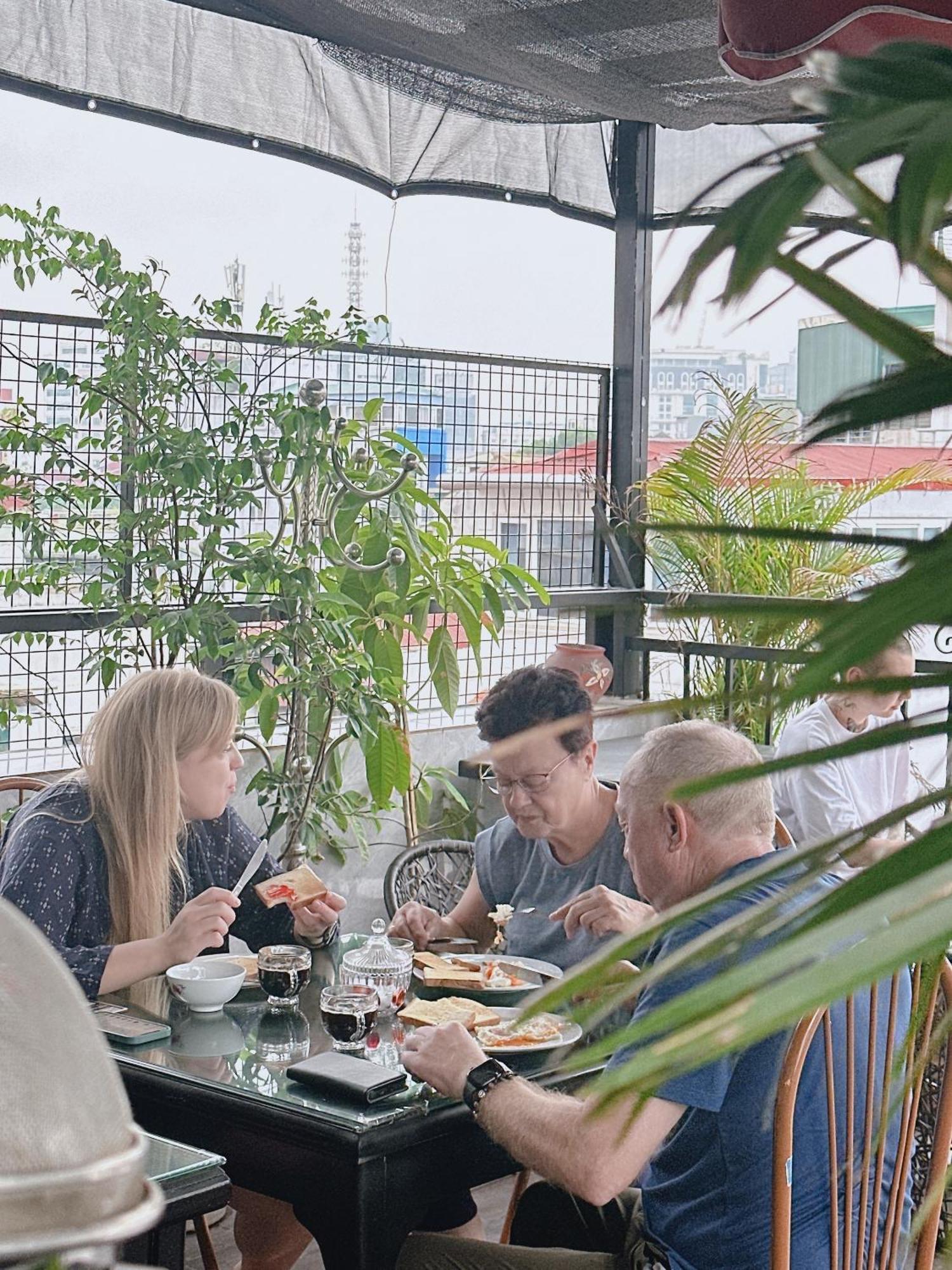 Khách sạn Golden Rose Premium 3*