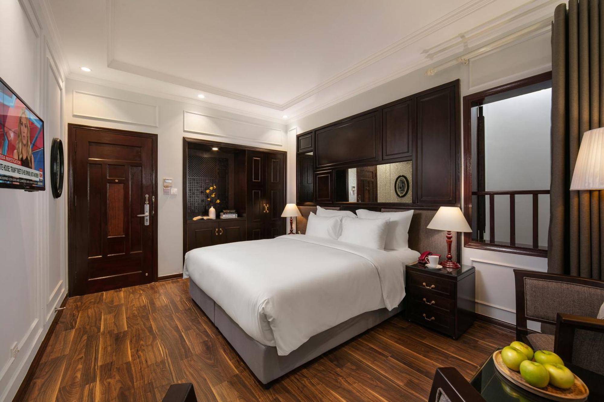 Hong Ngoc Dynastie Boutique &