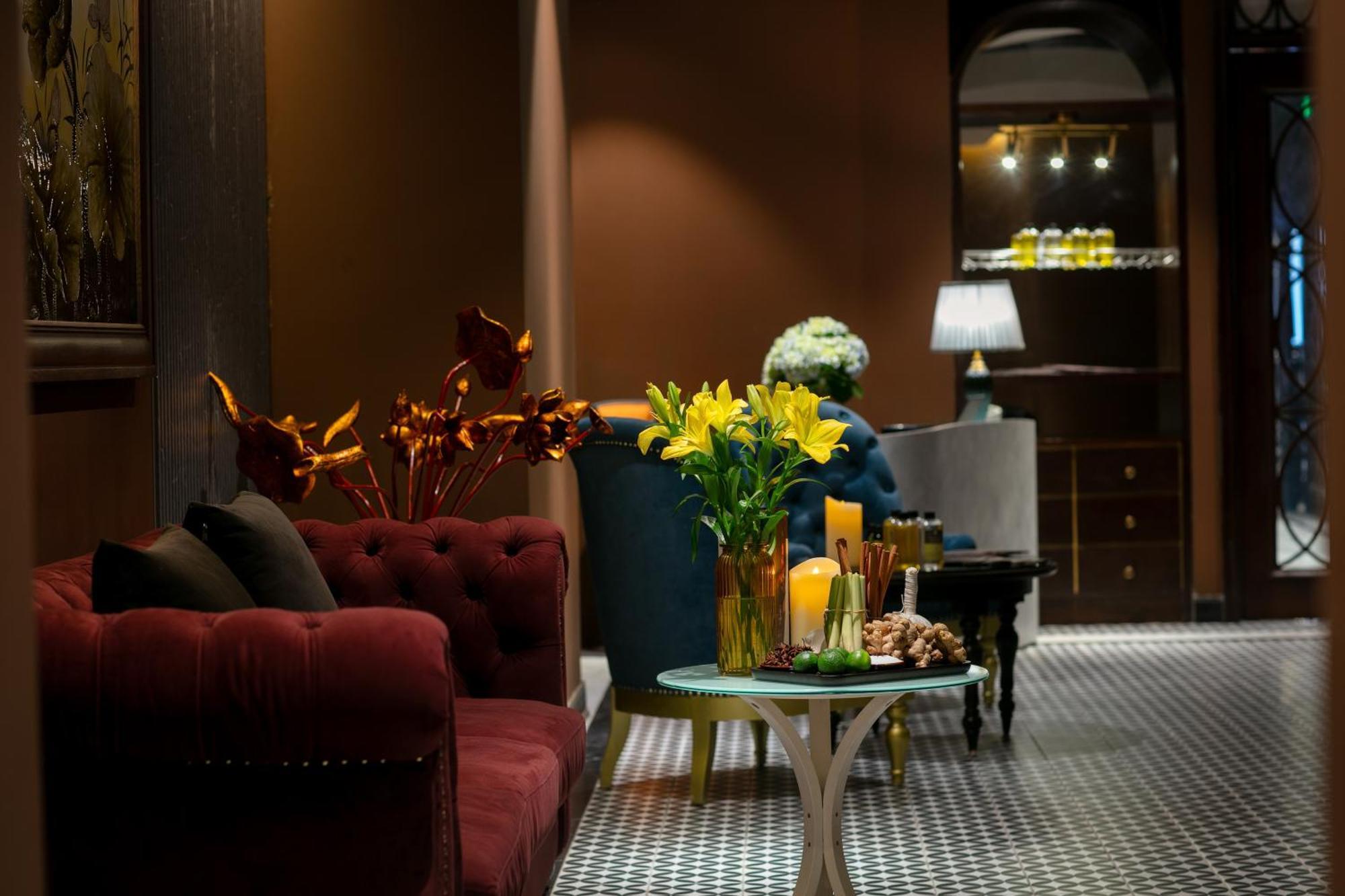 De Crown Hotel Hanoi