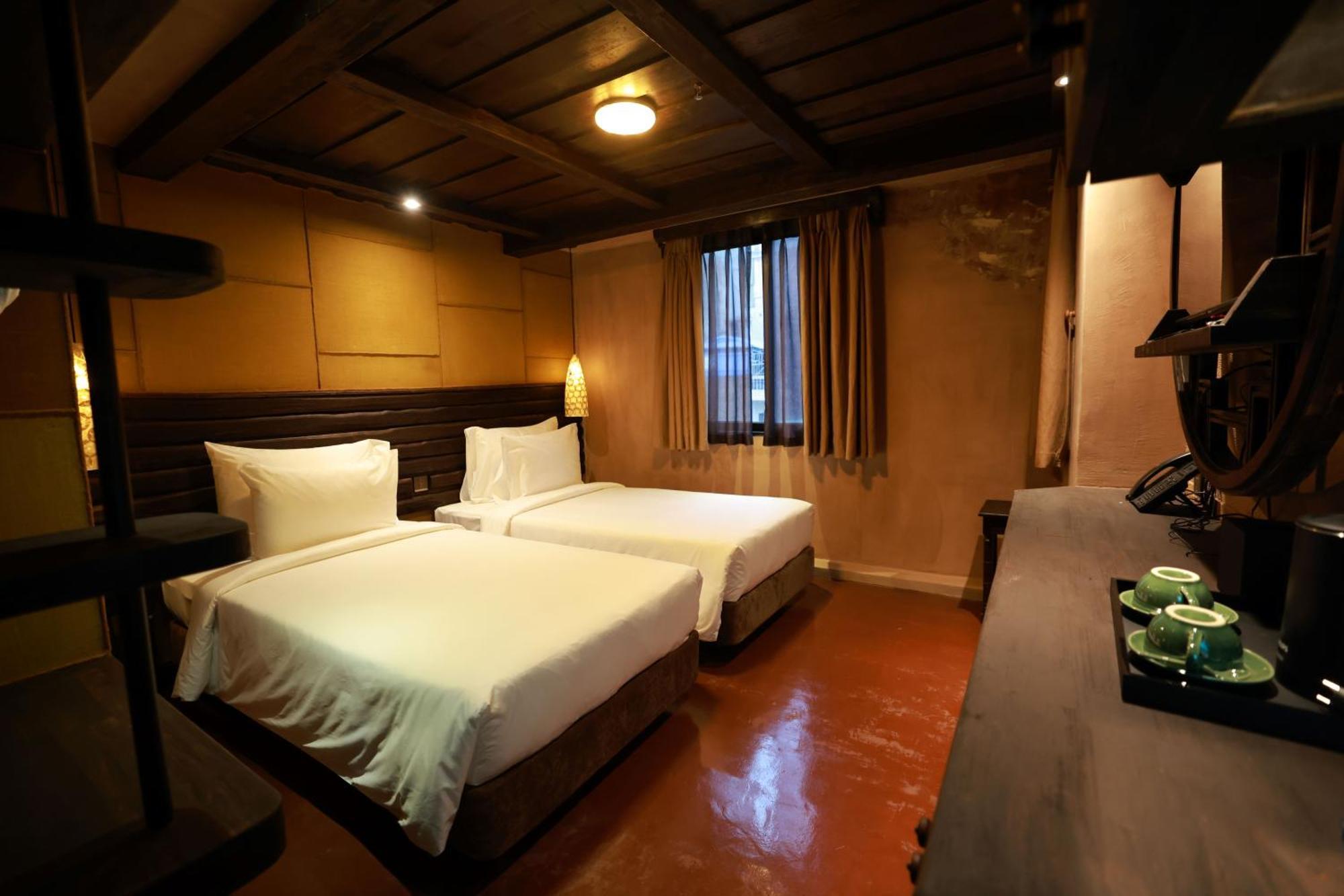 Hotel Kecho Legacy & 4*