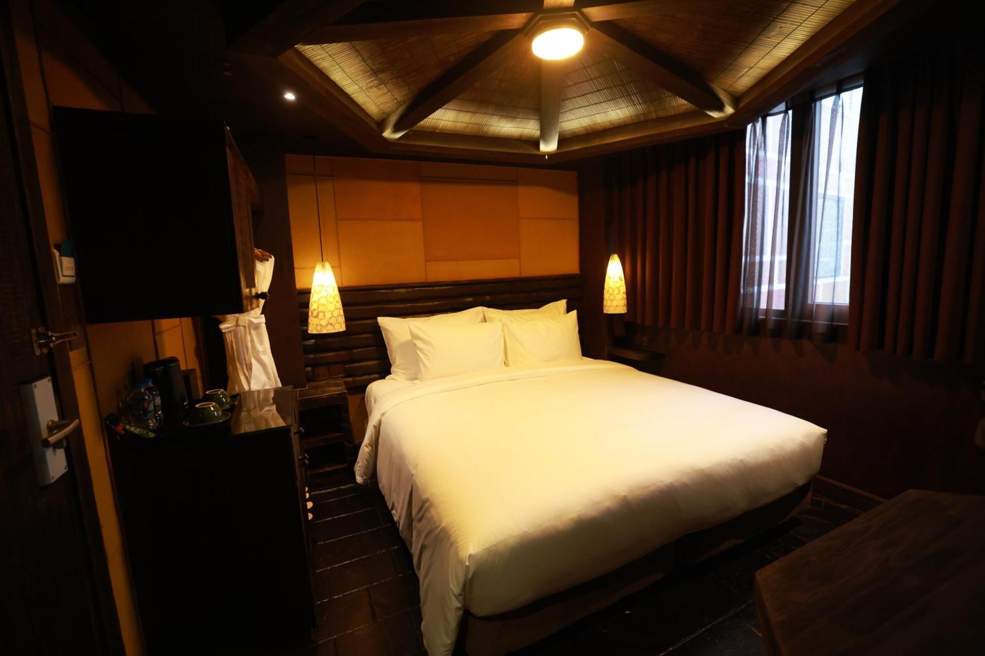 Hotel Kecho Legacy & 4*