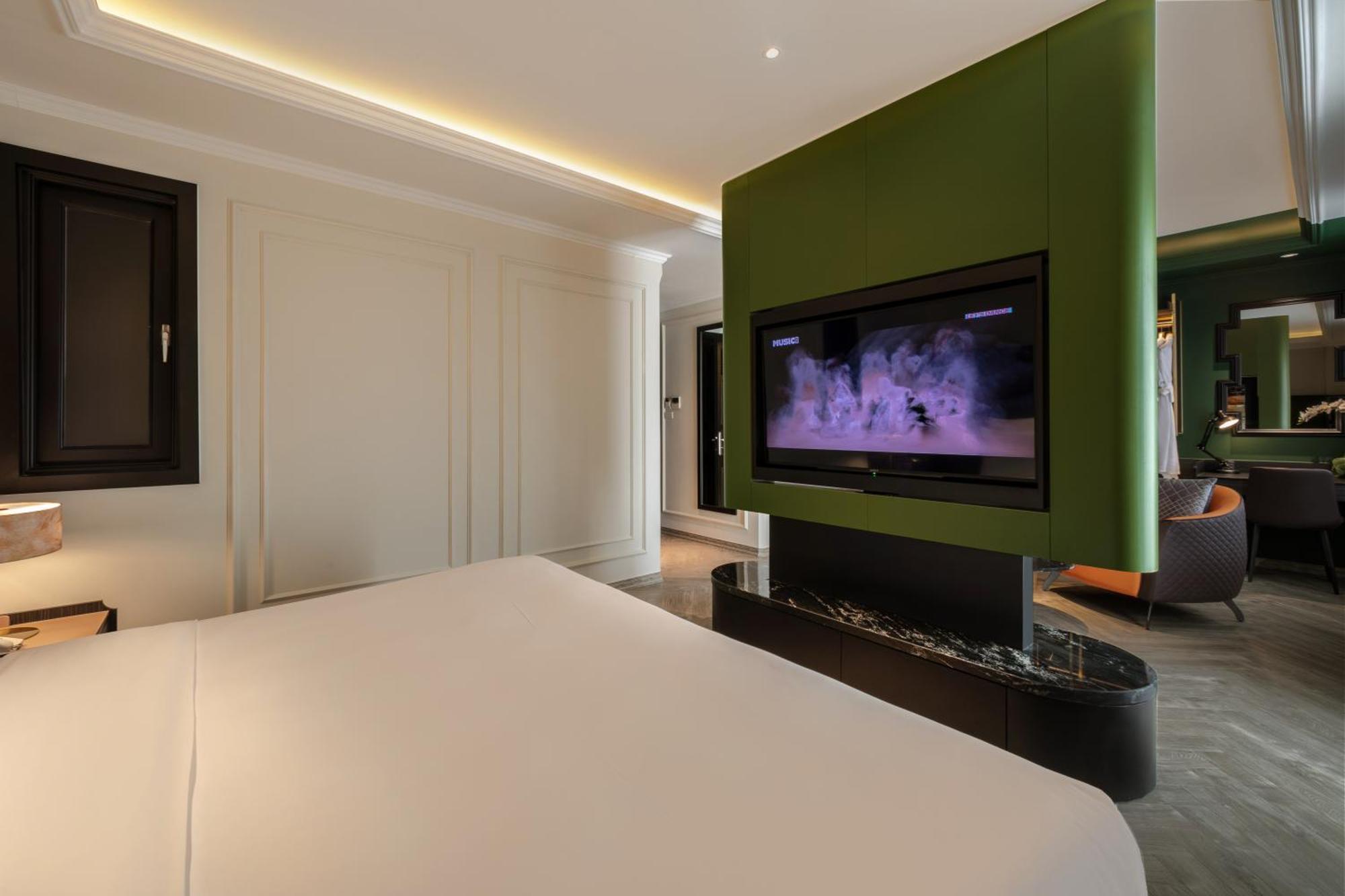 Champton Hotel 4*