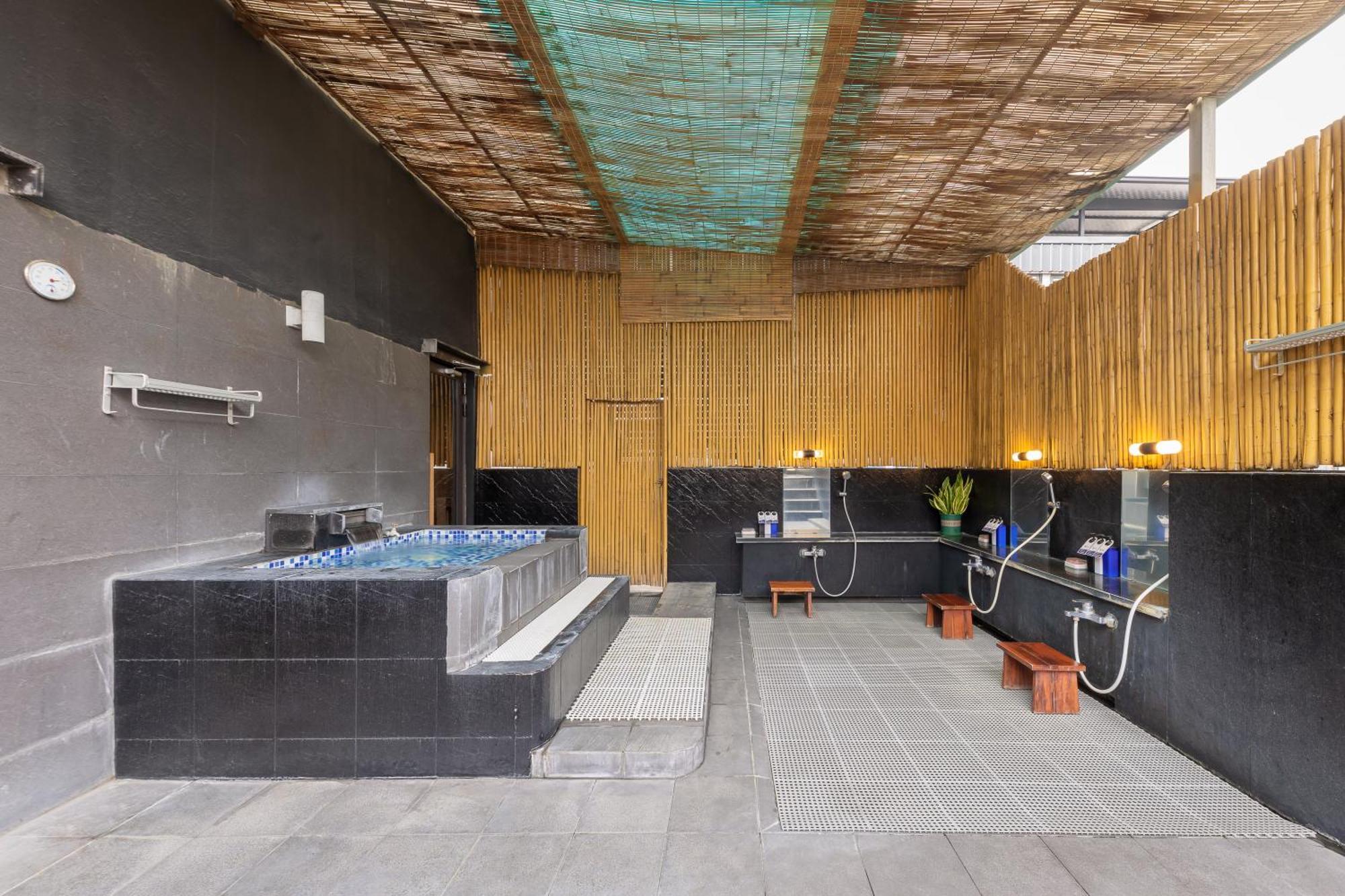 Azumaya Kim Ma 2 2* Hanoi
