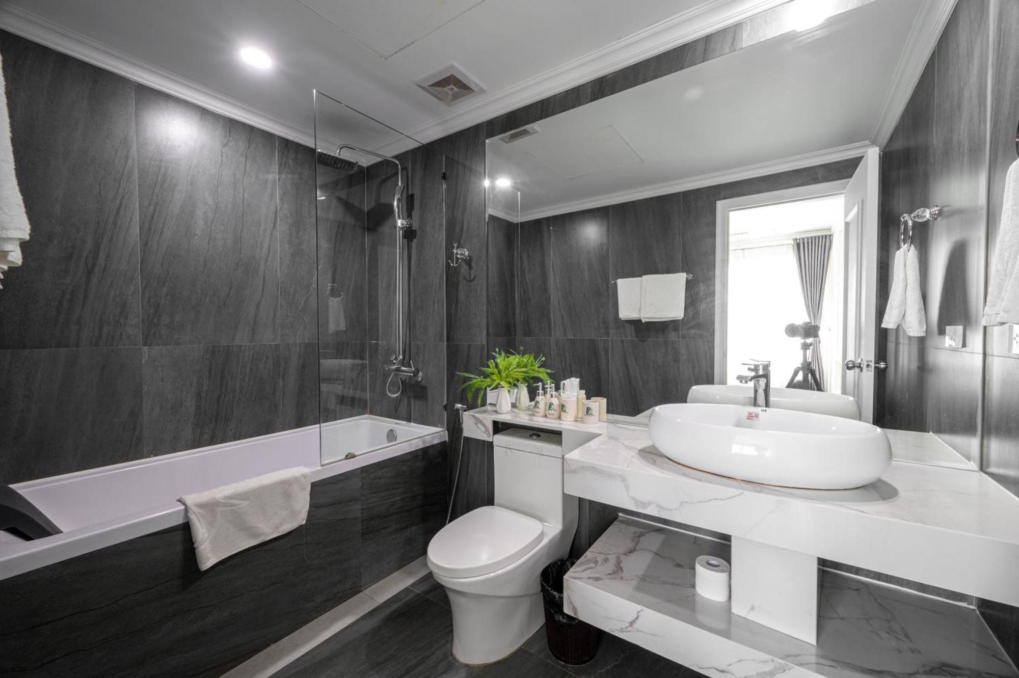 Hotel Luxe Paradise Xuan Dieu 4*