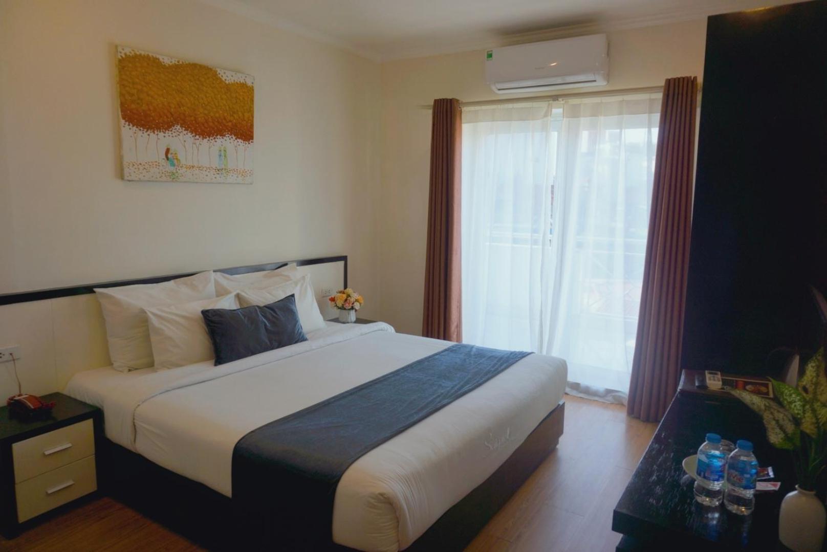 Rising Dragon Hotel 3*