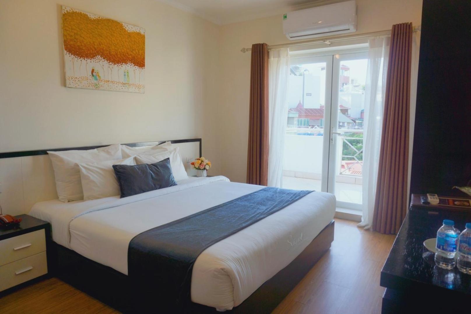 Hotel Rising Dragon