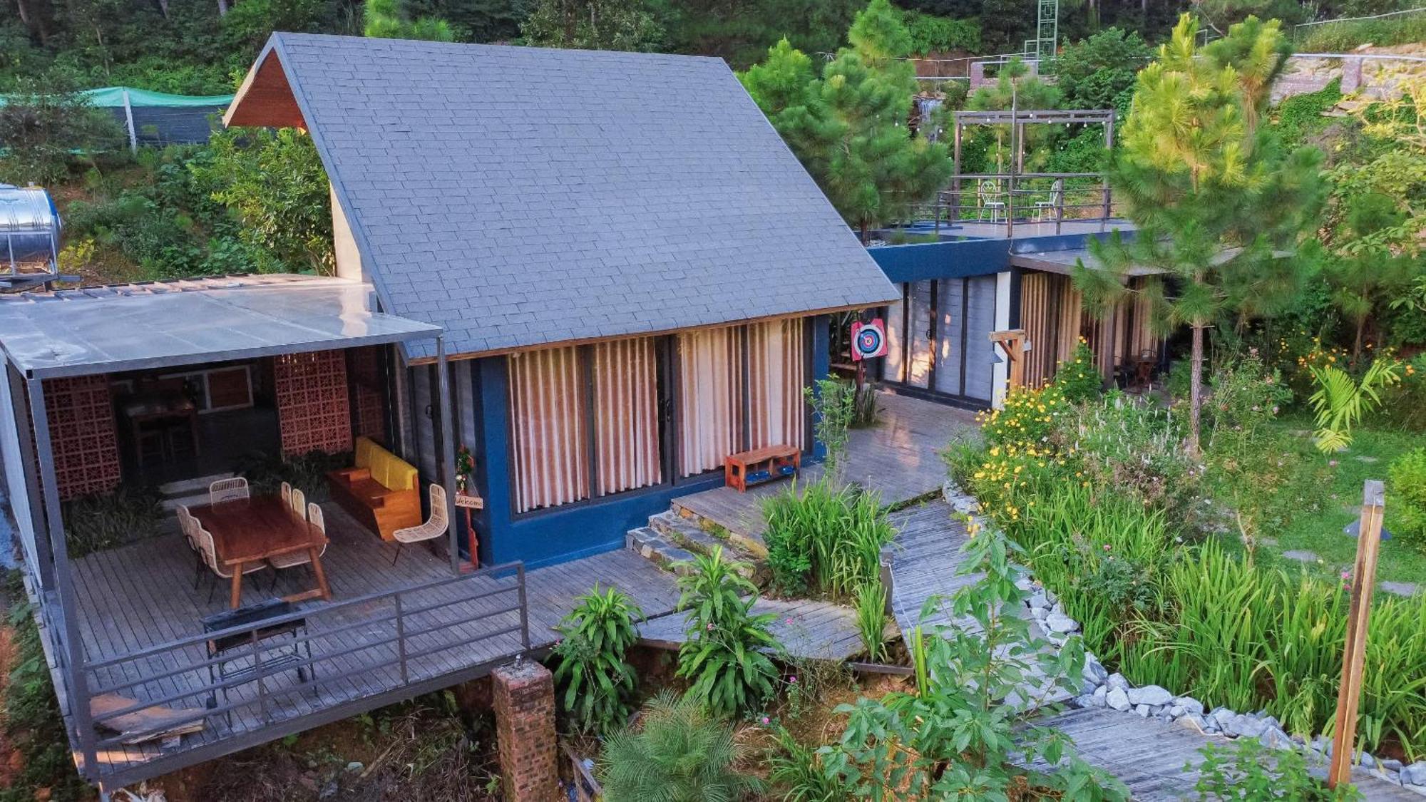 Lodge Anna Little Garden - Fish House