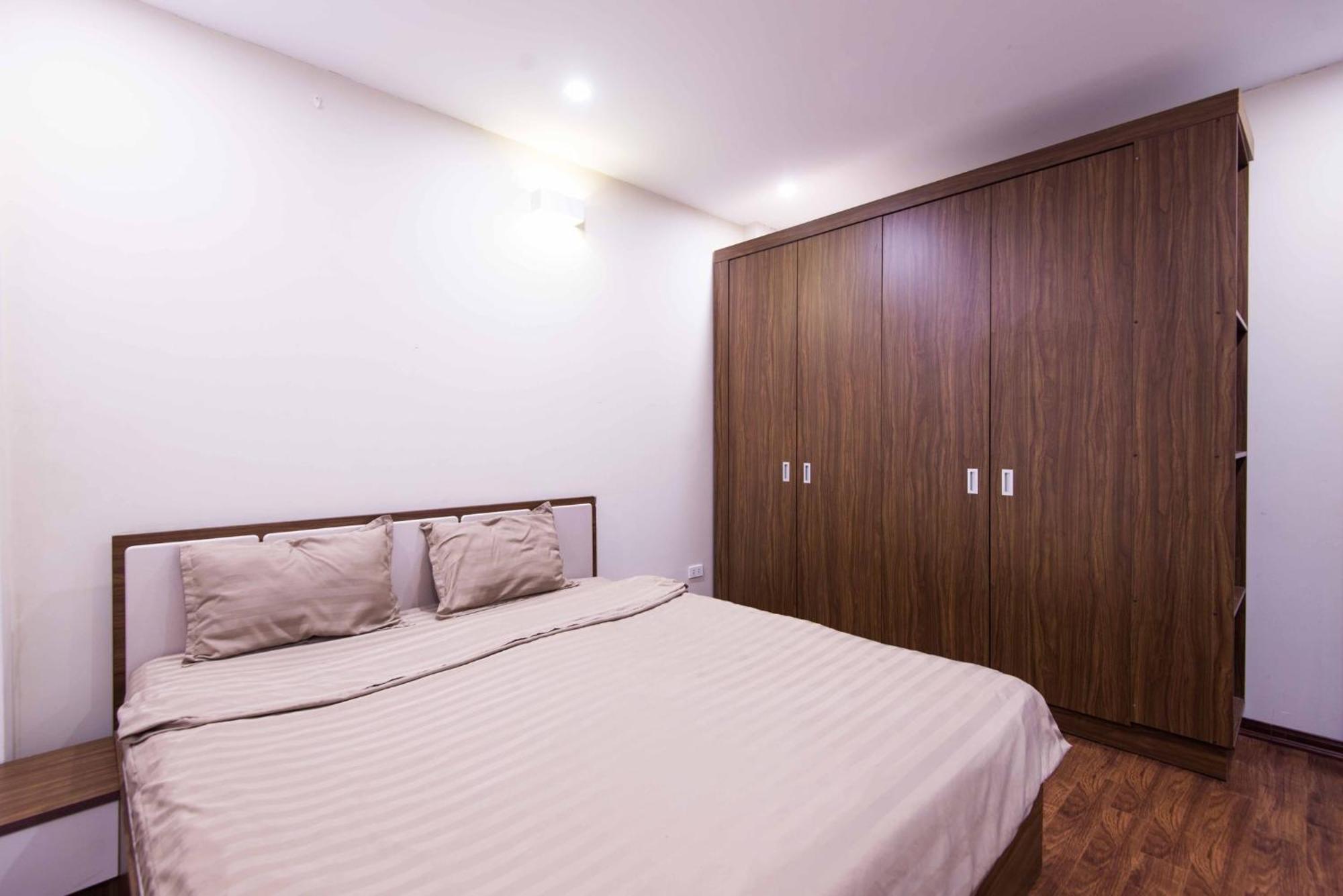 Luxe Paradise Apartment Lac Long Quan