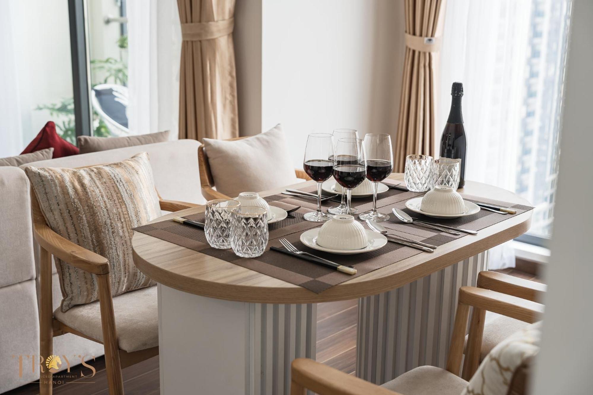 Troy House - Masteri West Heights Hotel 5*