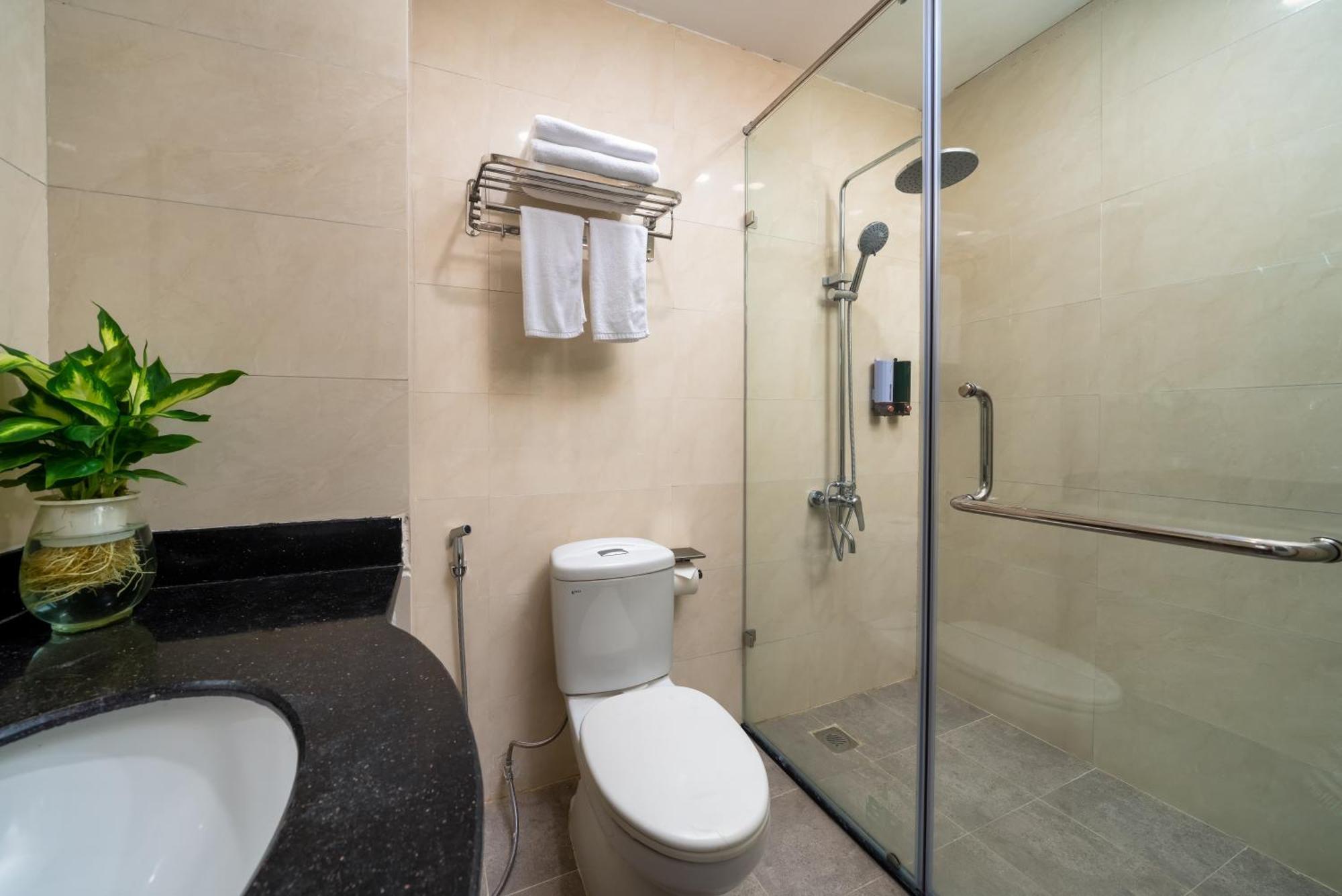 Astoria & Travel Khách sạn 3*
