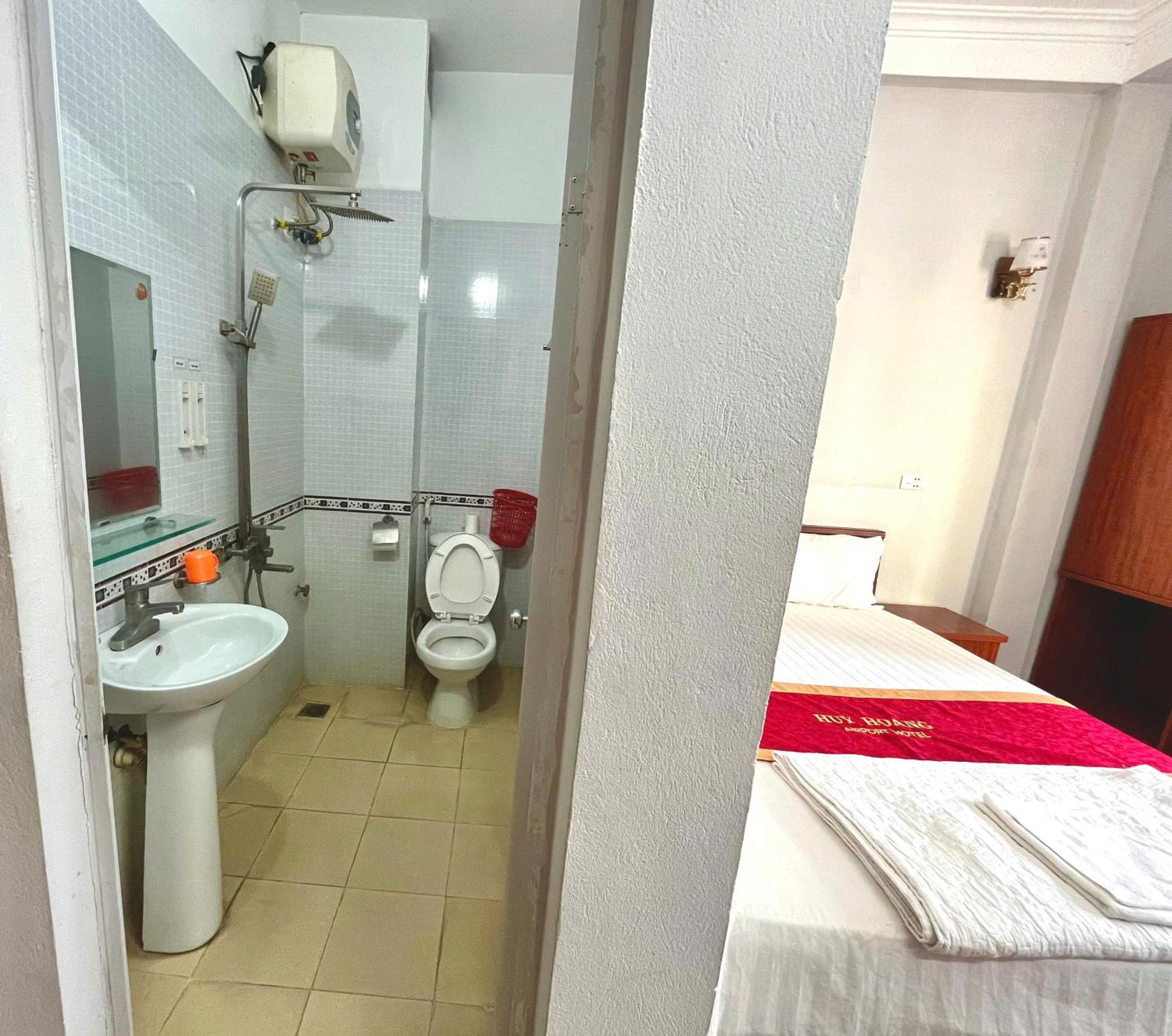 Bed & Breakfast Huy Hoang Airport 2*