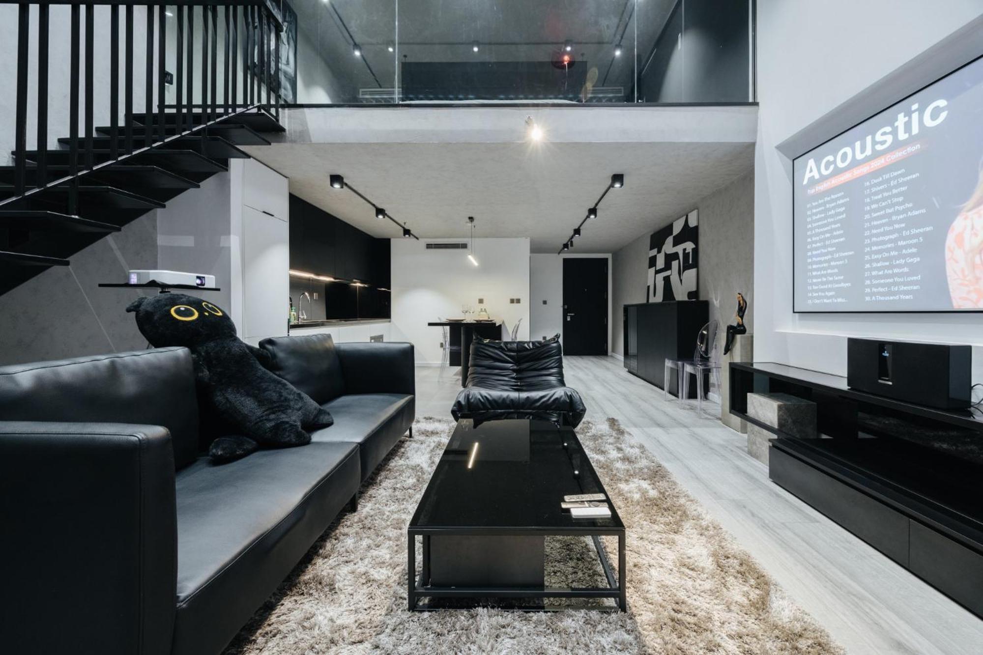 Muse Pentstudio West * Hanoi