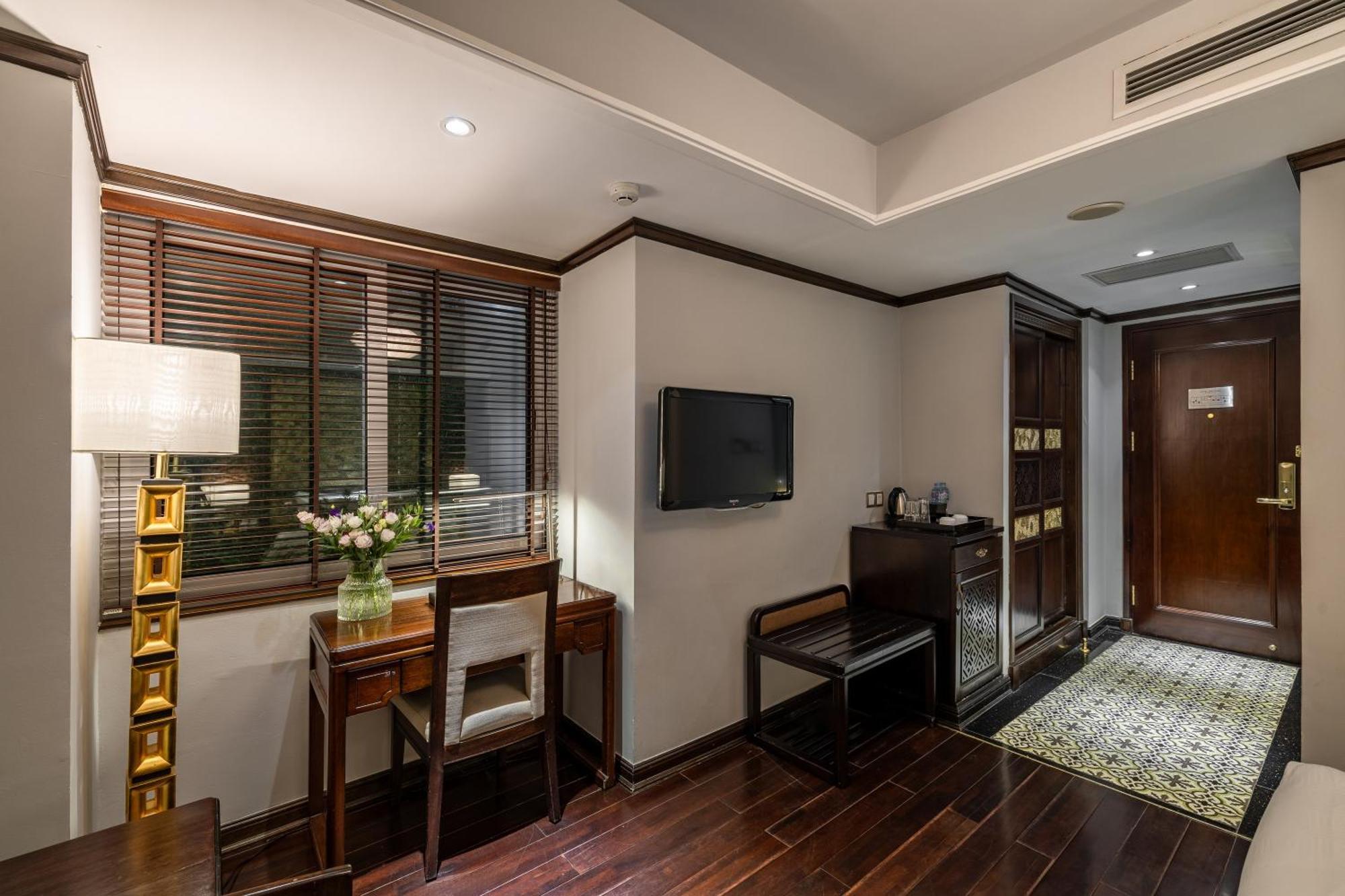 Golden Lotus Luxury Hotel 4*
