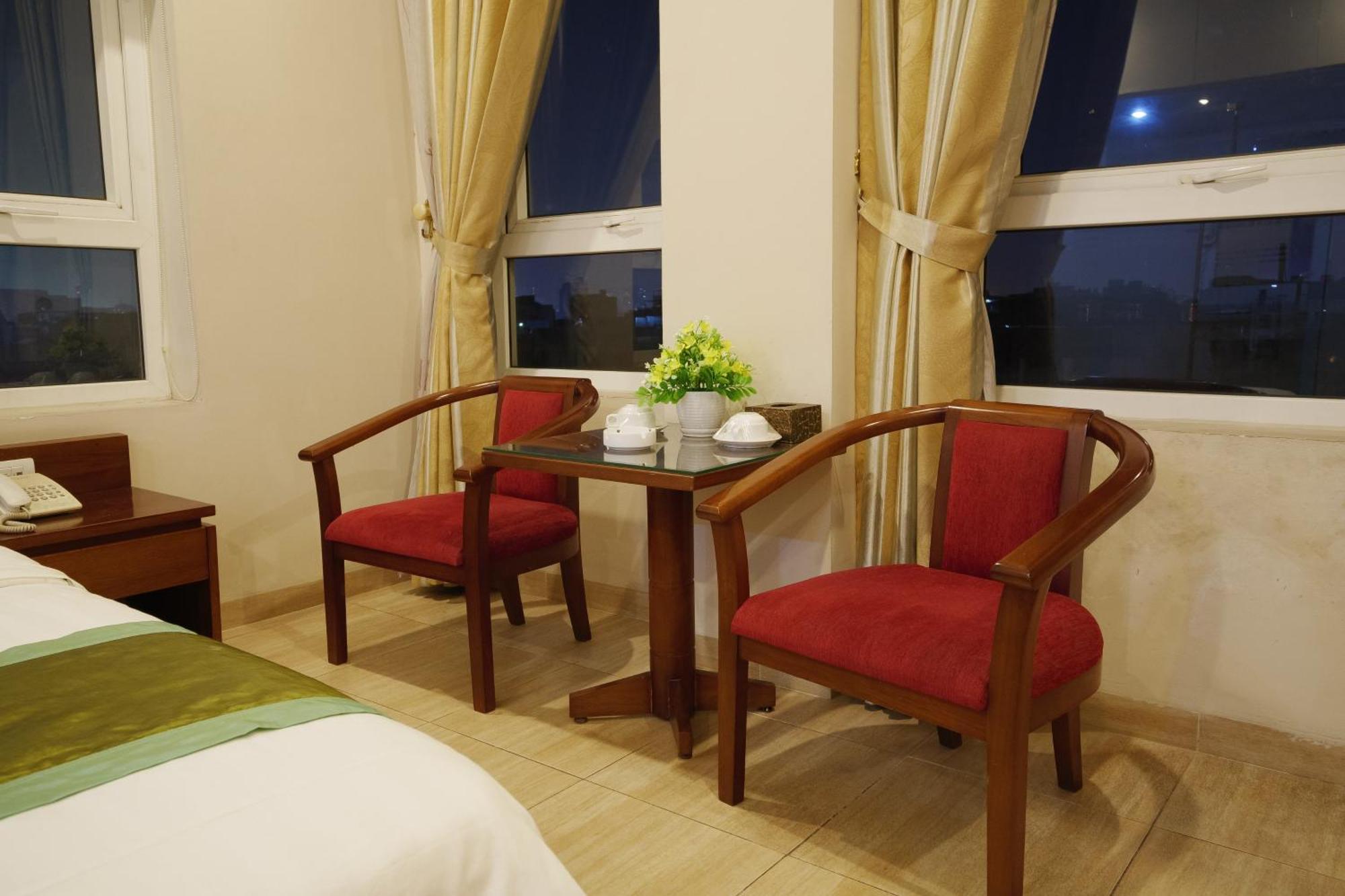 Ngan Ha Long Bien Hanoi