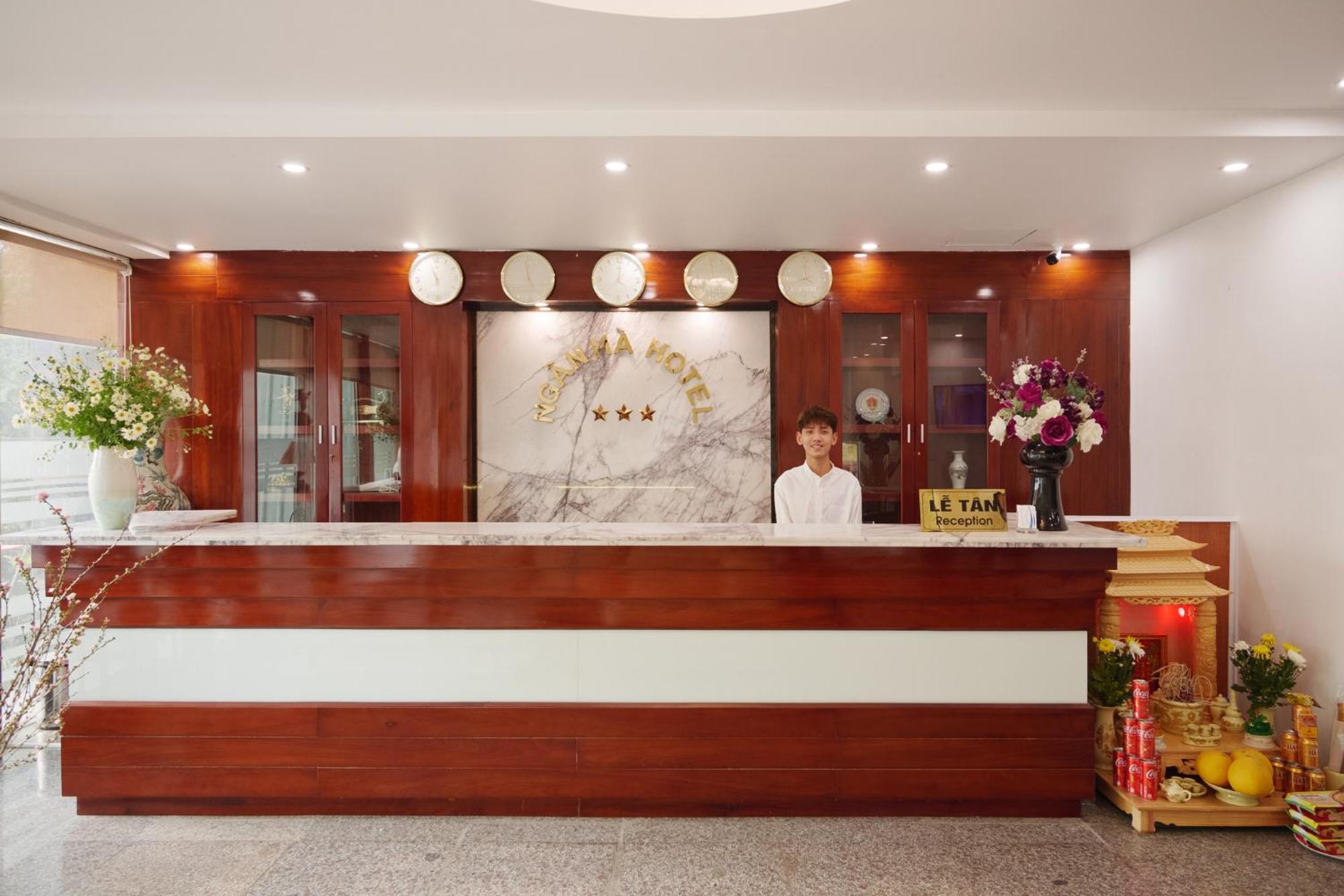 Hotel Ngan Ha Long Bien 2*