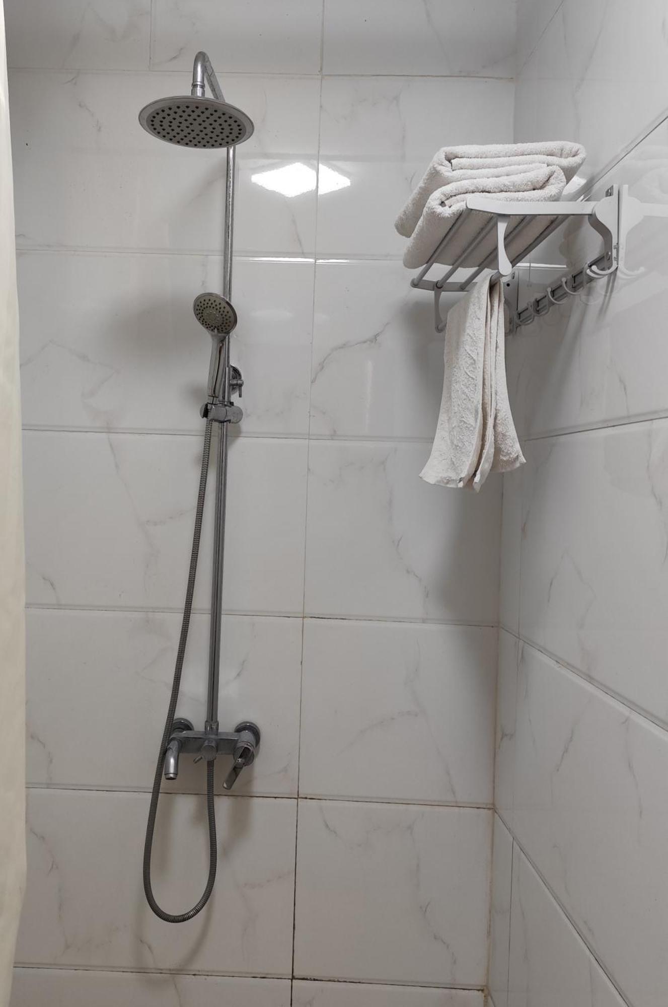 Anova 2 Hotel