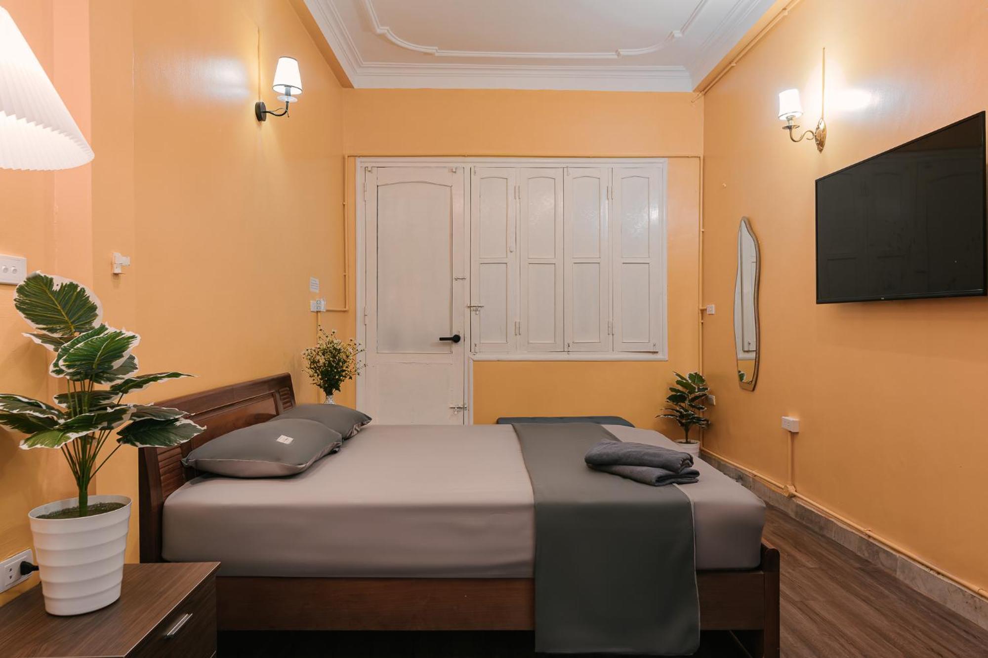 Drumie Home, 50m To Hoan Kiem - By Antique *