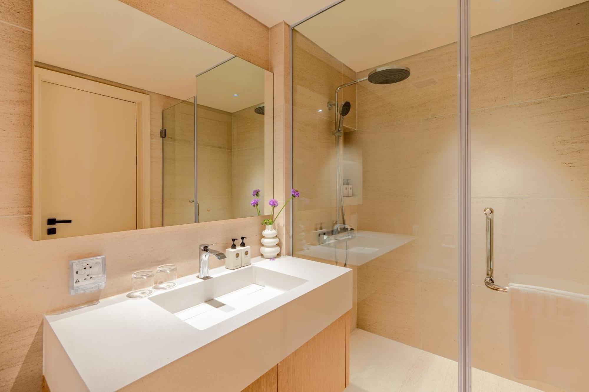 The Five Lilas Aparthotel