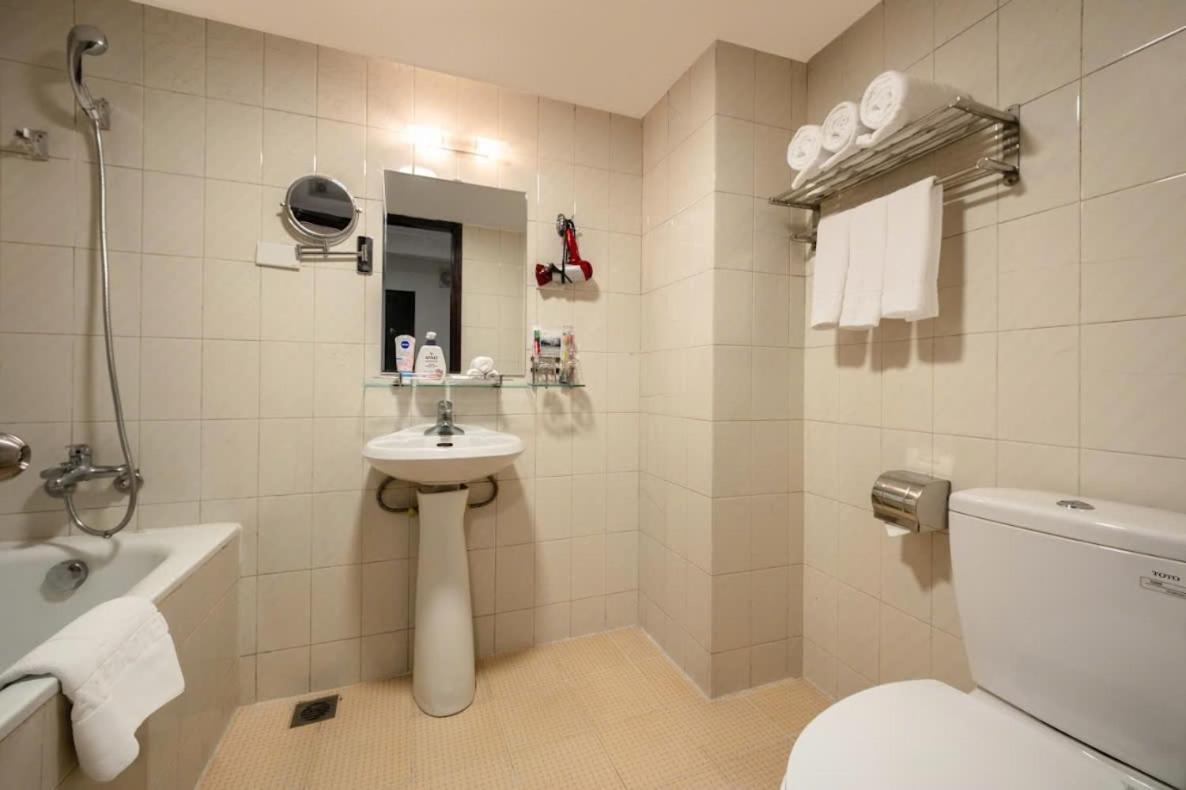 A25 - 80 Mai Hac De Hotel