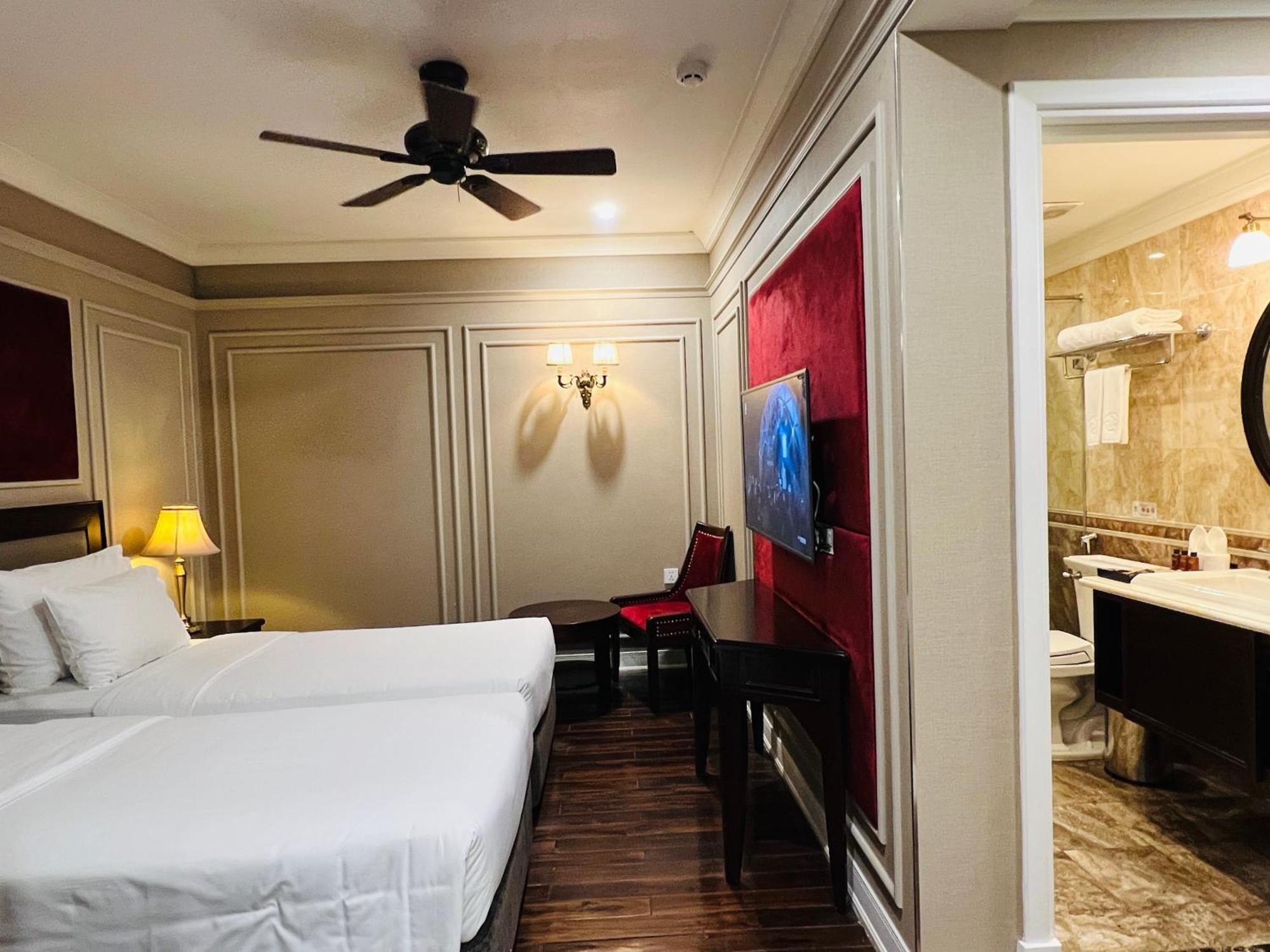 Hotel Du Monde 4*