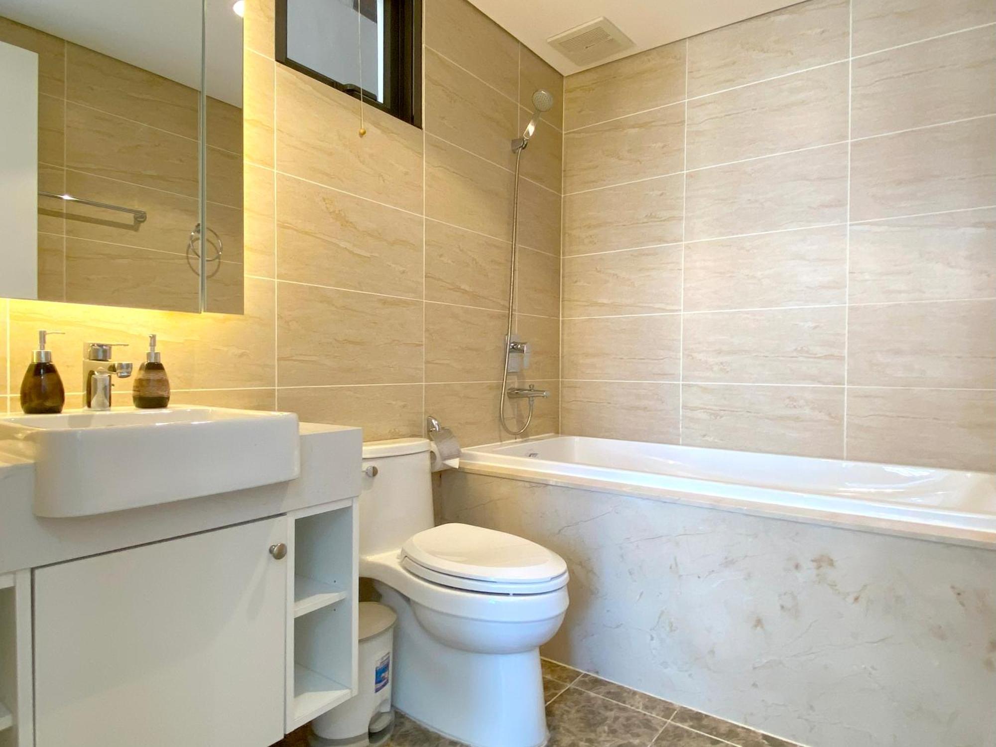 Apartment Qmp - Vinhomes D'capitale Tran Duy Hung *