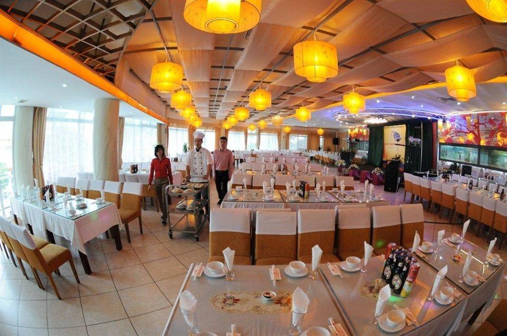 Hotel Khach San Cong Doan Quang Ba 3*