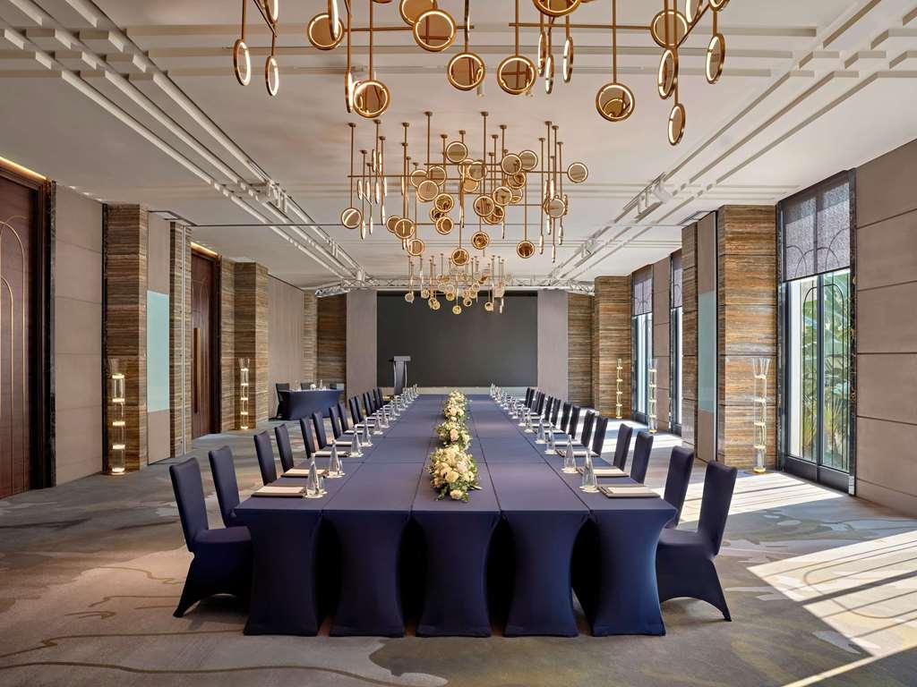 Moevenpick Centre 5*