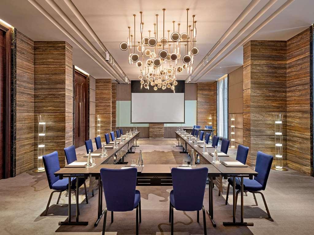 Moevenpick Centre