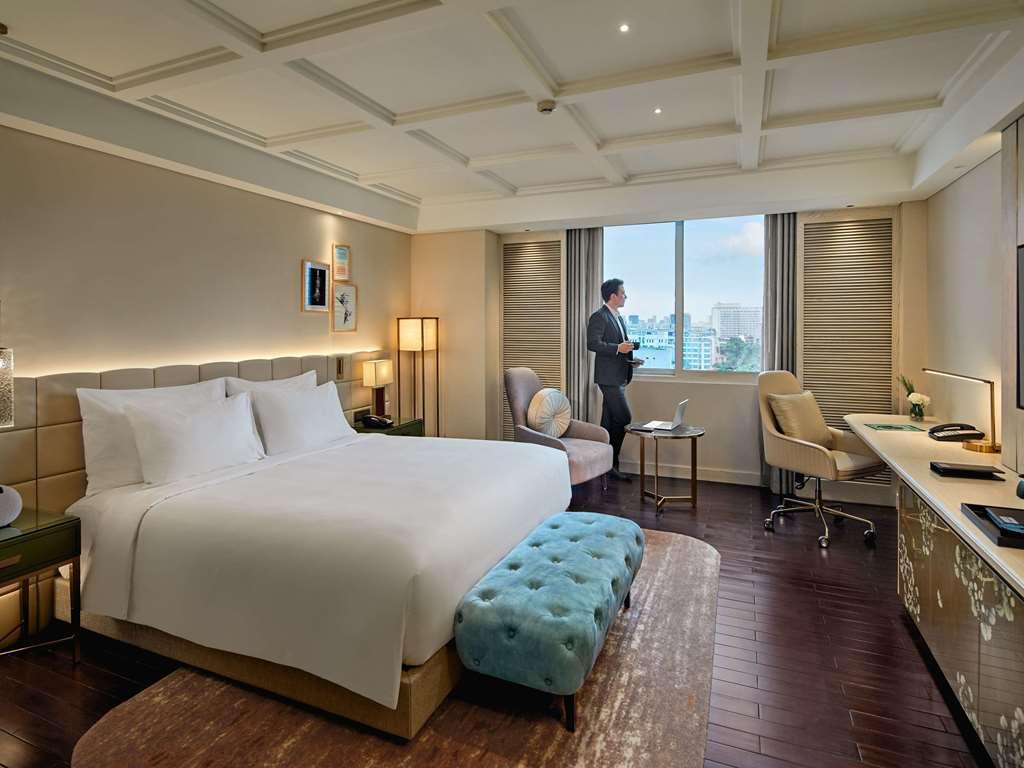 Moevenpick Centre 5*