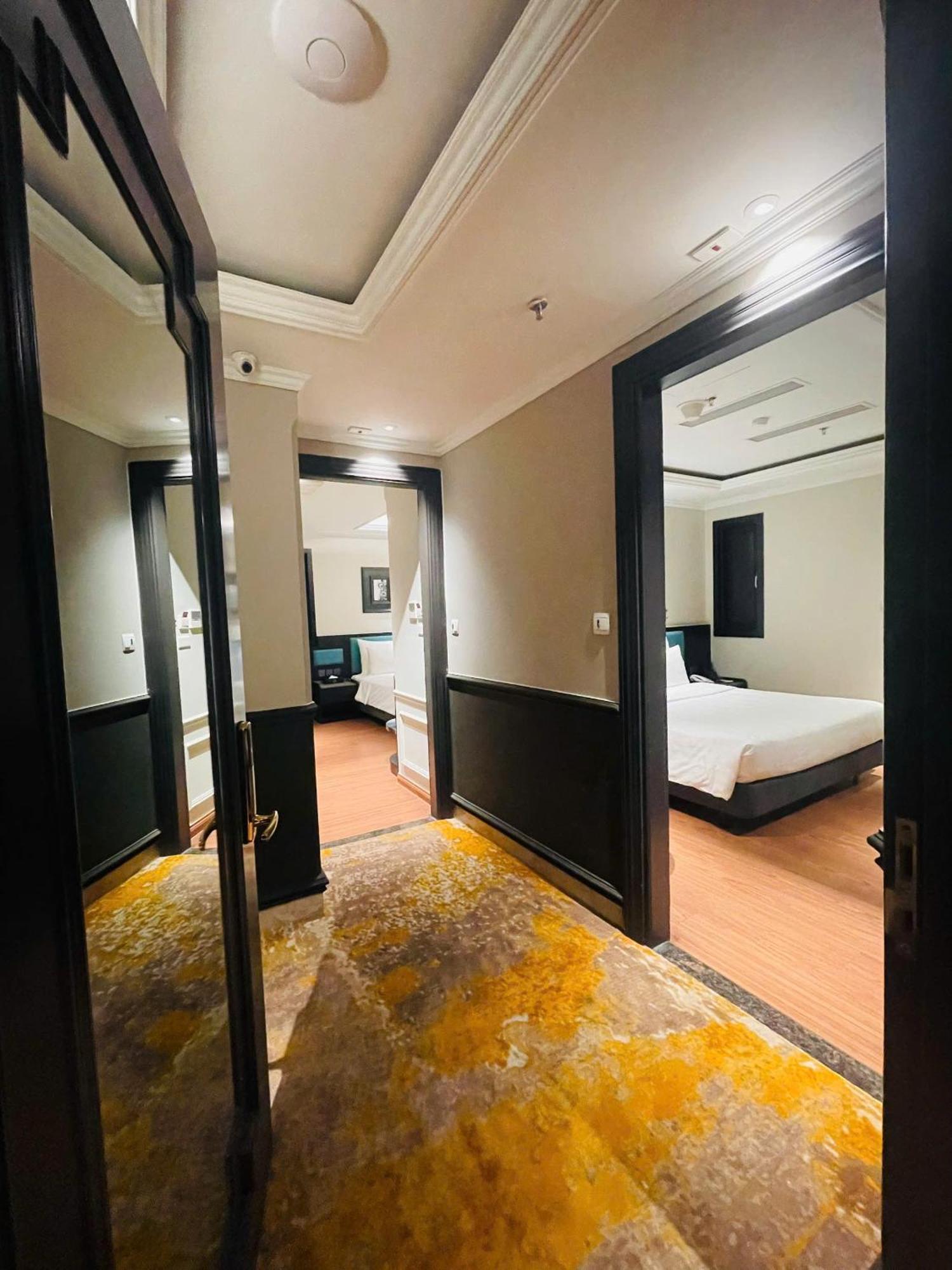 Champton Hotel
