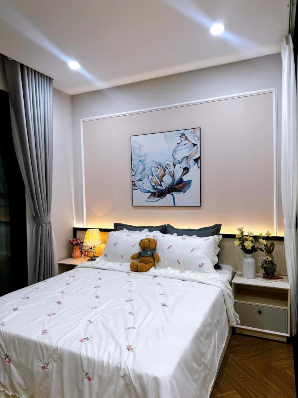 Apartment L'amie - Vinhomes Times