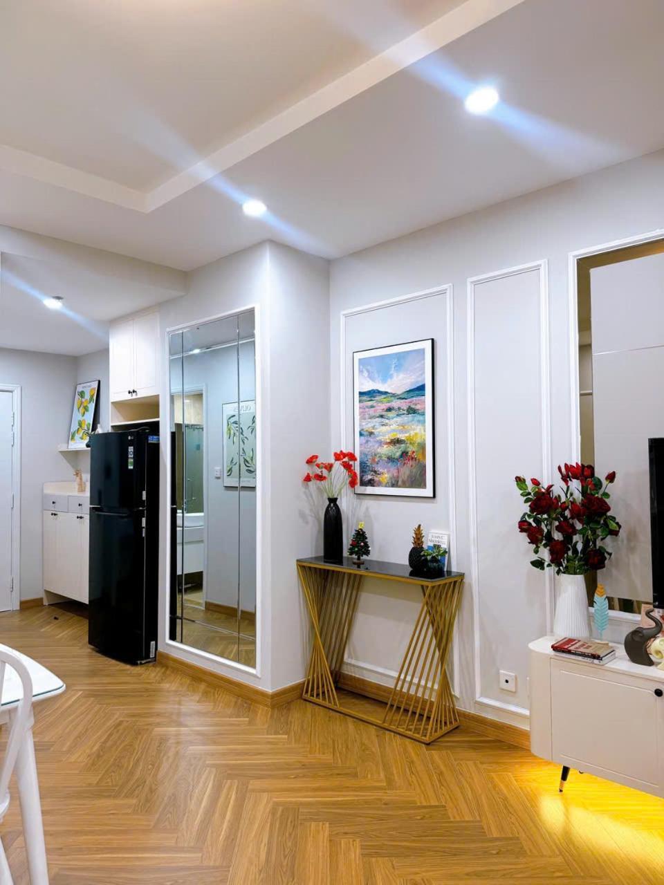 Apartment L'amie - Vinhomes Times Hanoi