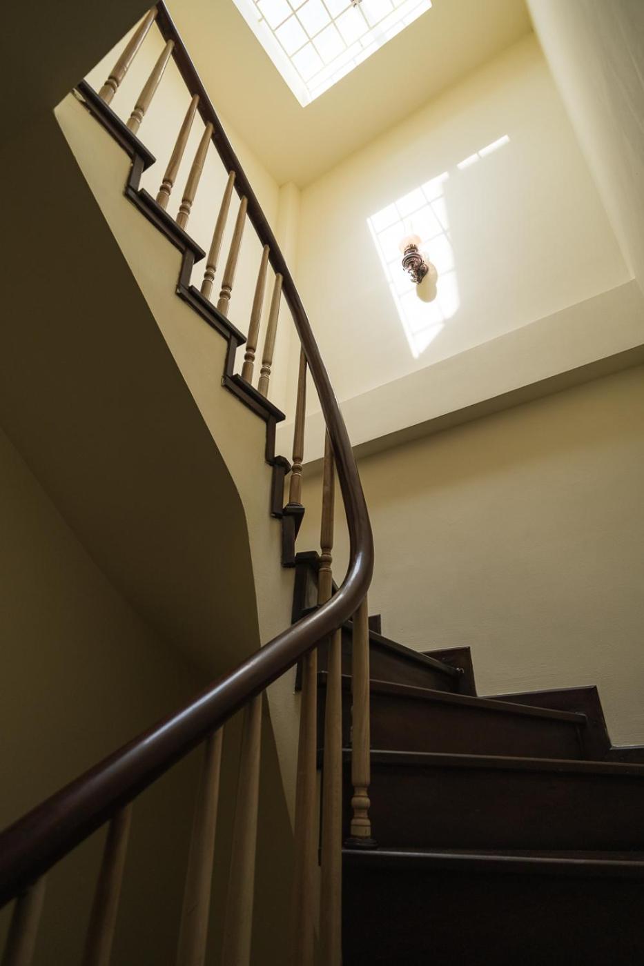 Su Casa Railway Side Apartment Hanoi