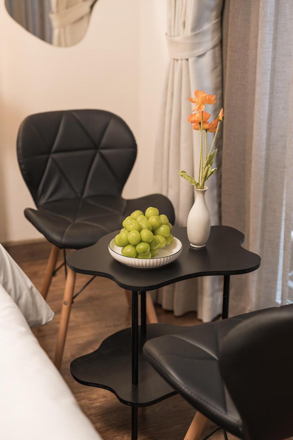 Su Casa Railway Side Apartment