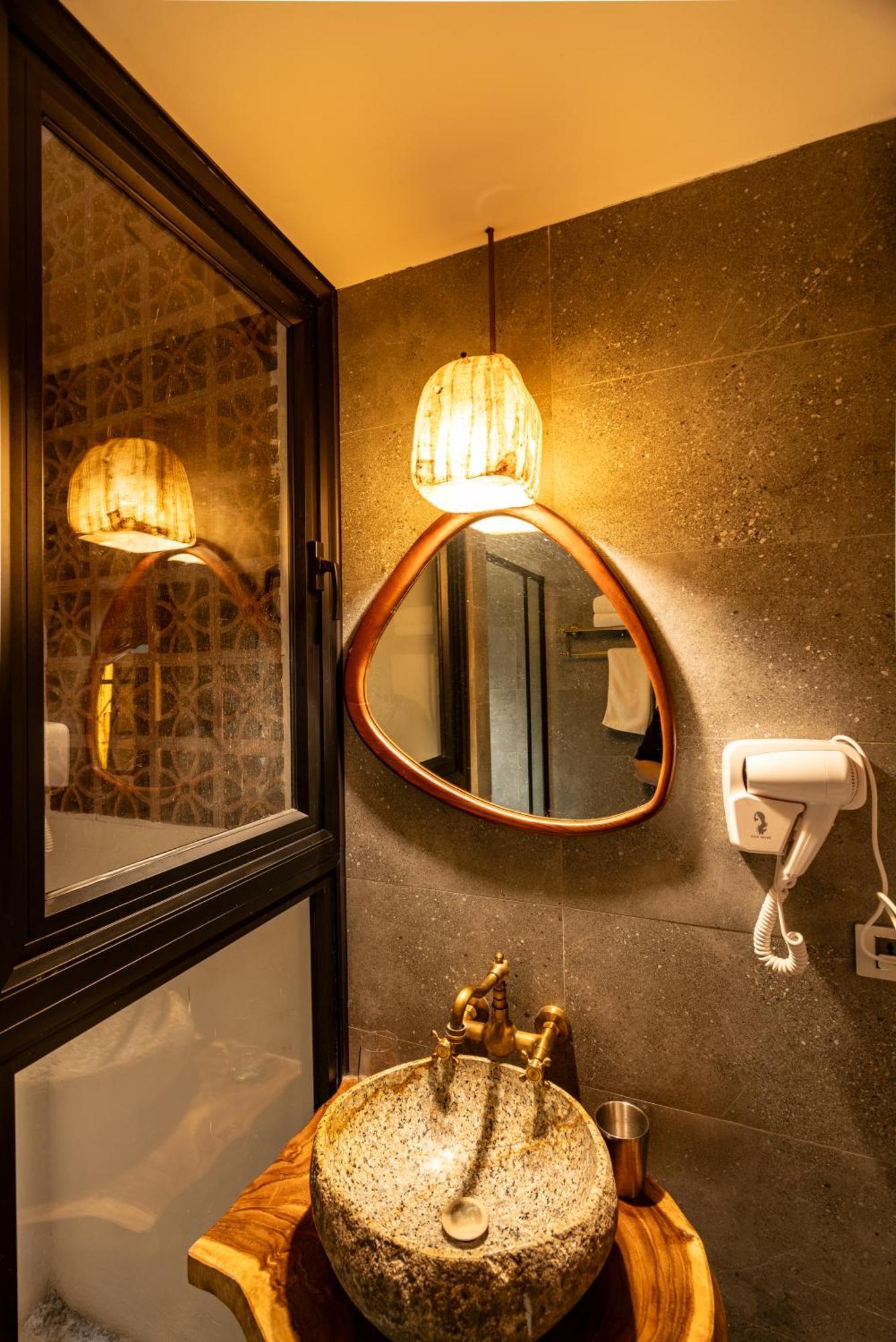 Phen Art House, Artistic Living In The Heart Of Old Quarter Aparthotel Hanoi