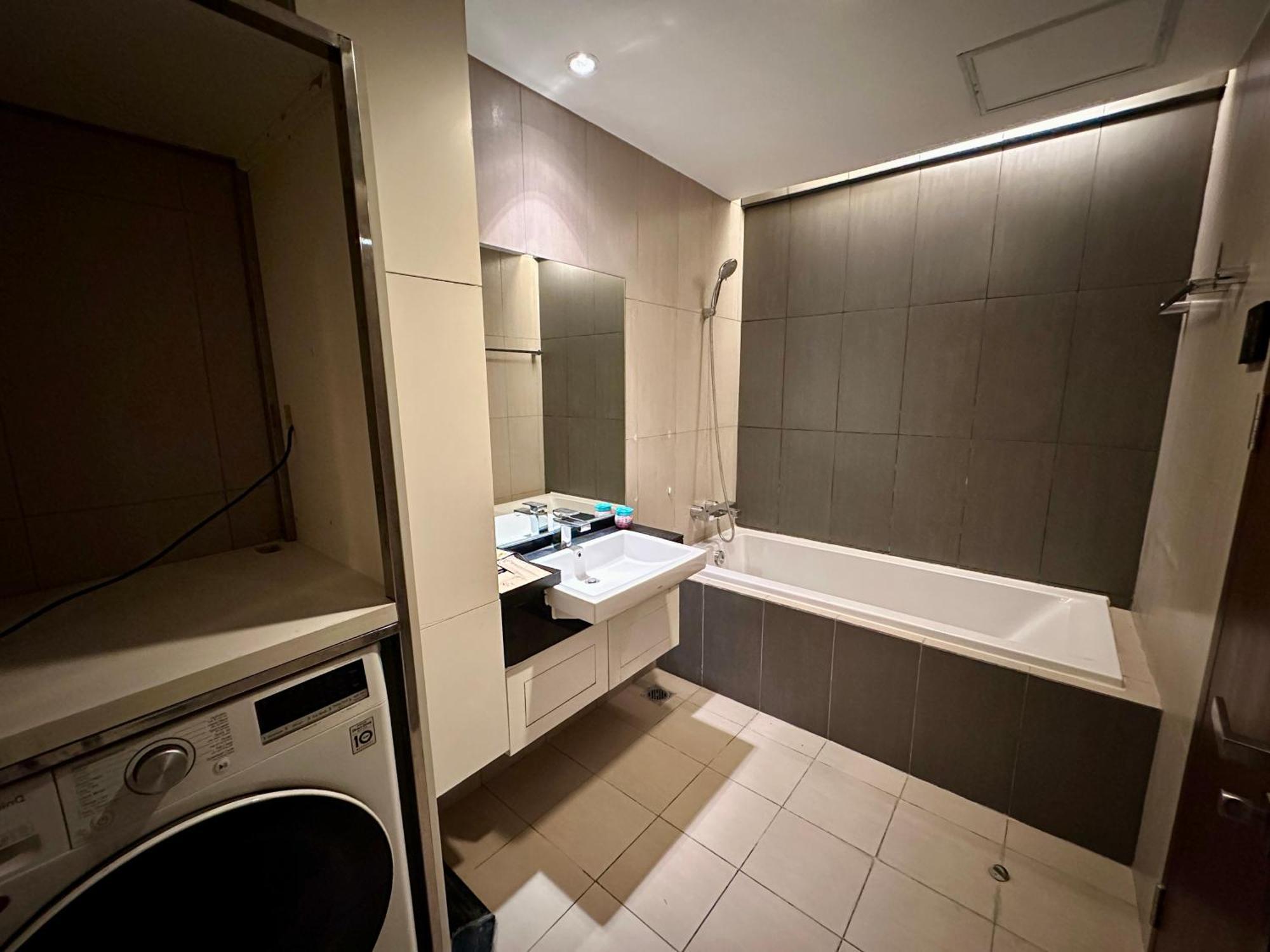 Luxury In The Center Hanoi