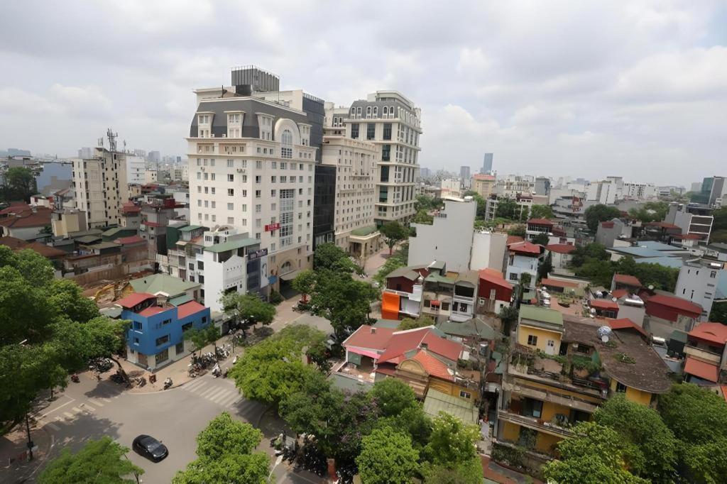 Lenid Tho Nhuom Hanoi