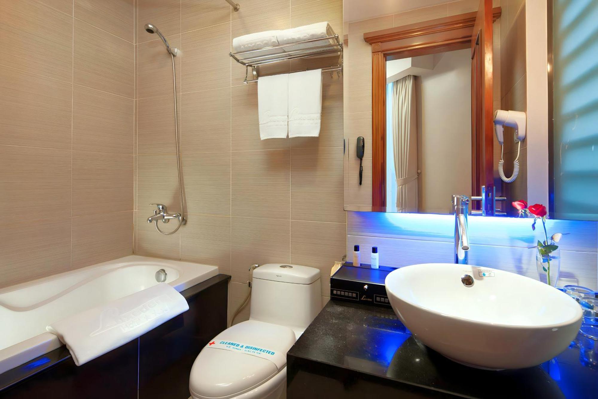 Luxeden Hotel 4*
