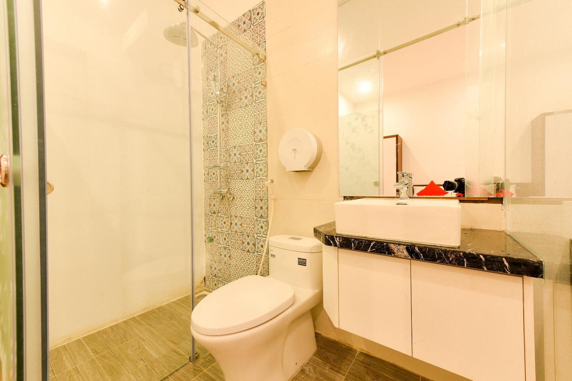 Hotel Oyo 317 Kim Cuong 2