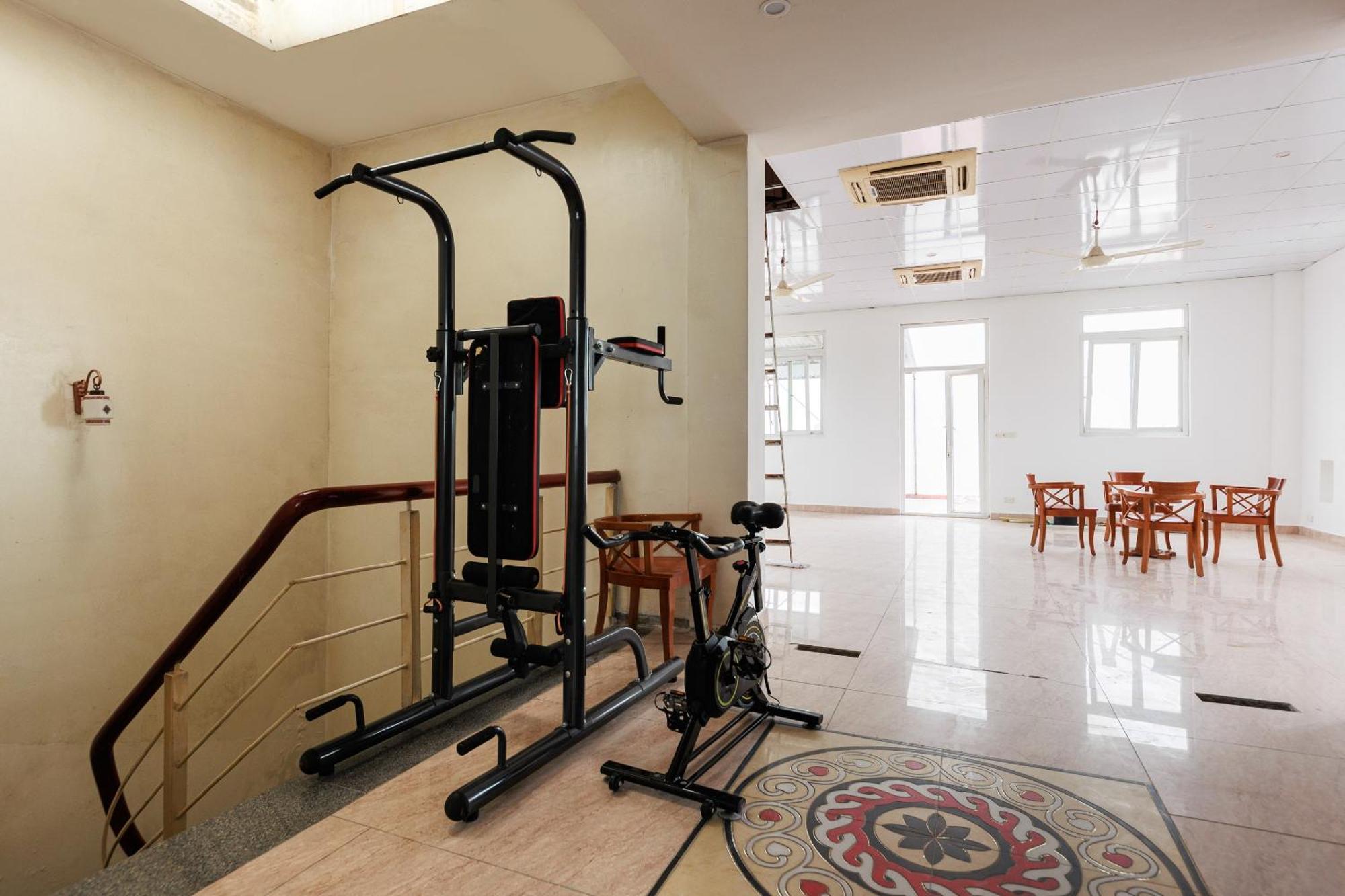 Oyo 472 Lenka Gần Bệnh Viện Nam Thăng Long Khách sạn 2*