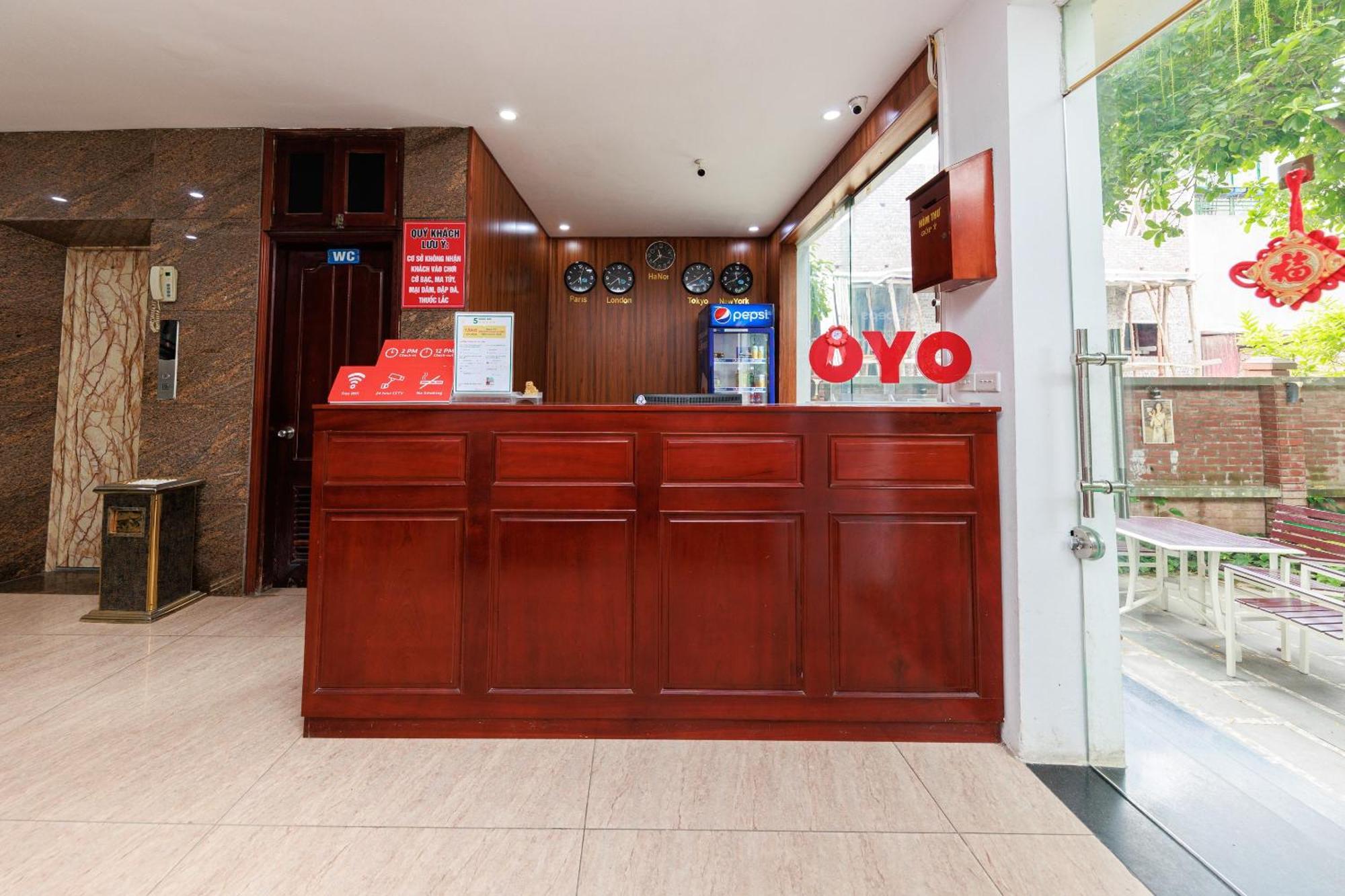 Khách sạn Oyo 472 Lenka Gần Bệnh Viện Nam Thăng Long 2*