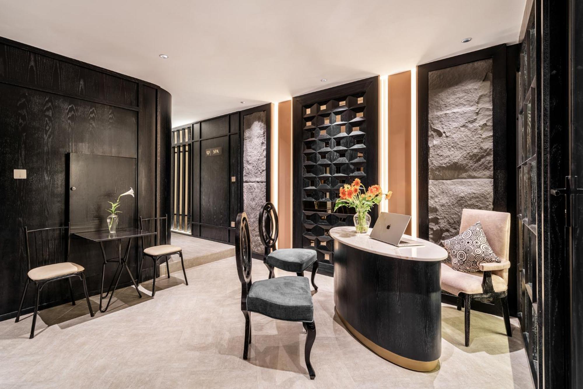 Luxe Paradise Premium Hanoi