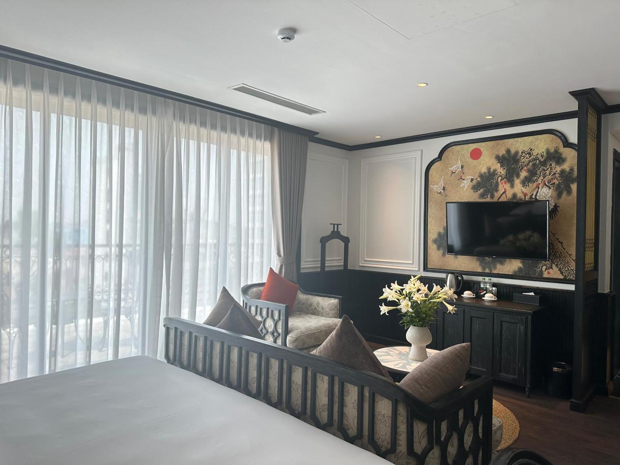 Luxe Paradise Premium Pham Hong Thai 4*