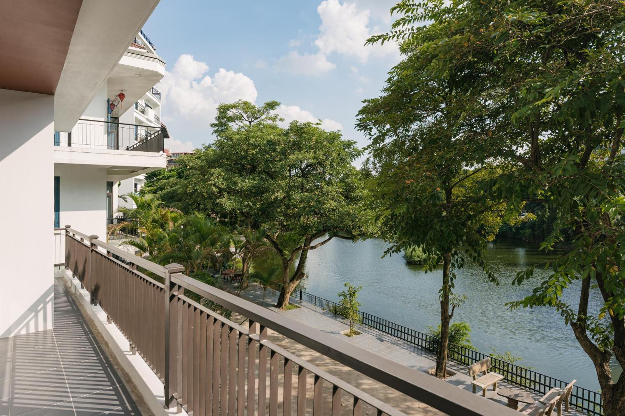 Aparthotel Familia Westlake Premium Xuan Dieu