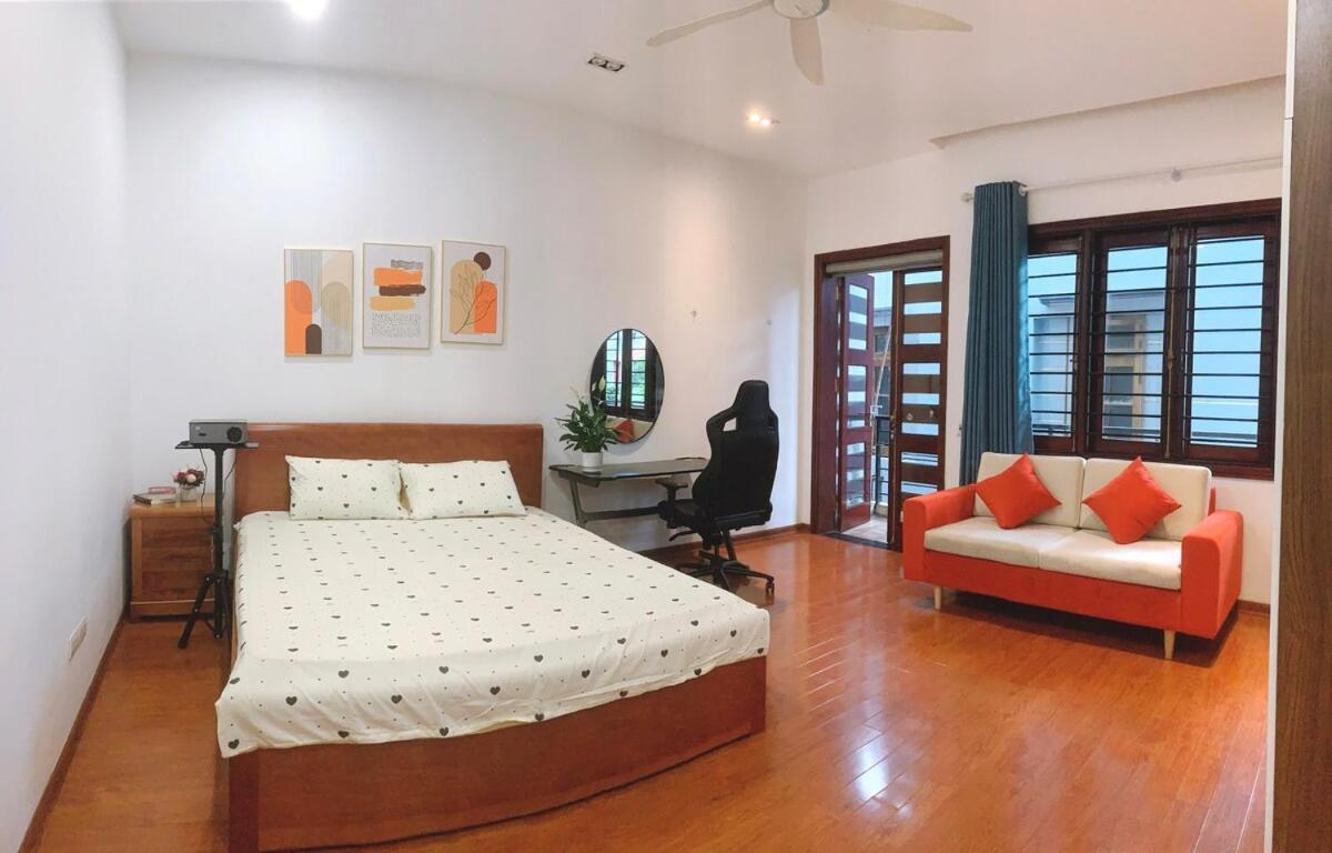 Entire House With 4 Rooms-1km To West Apartment Hanoi