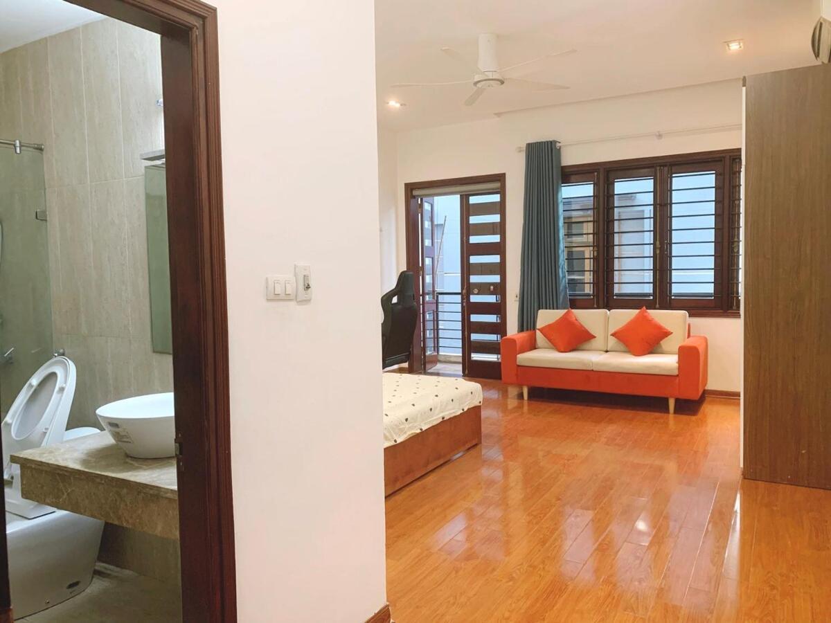 Entire House With 4 Rooms-1km To West * Hanoi
