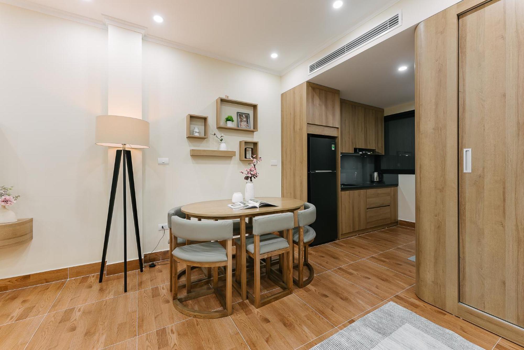 Apartment Railway &