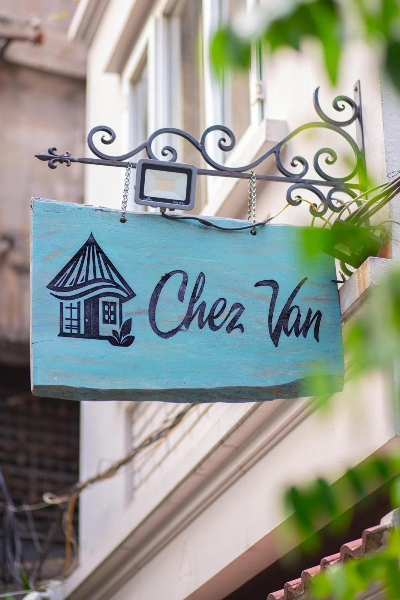 Chez