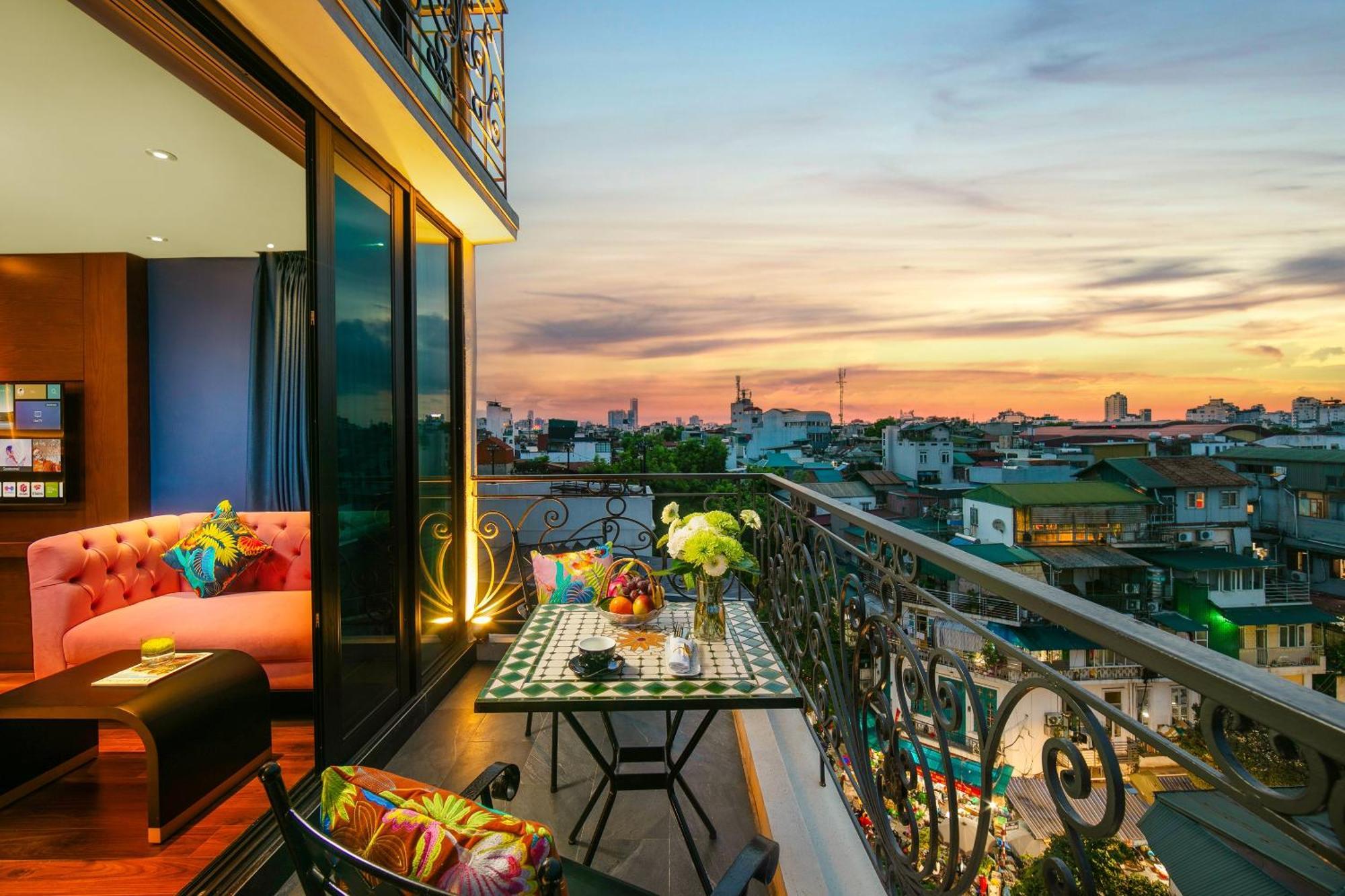 Aurora Hotel 4*