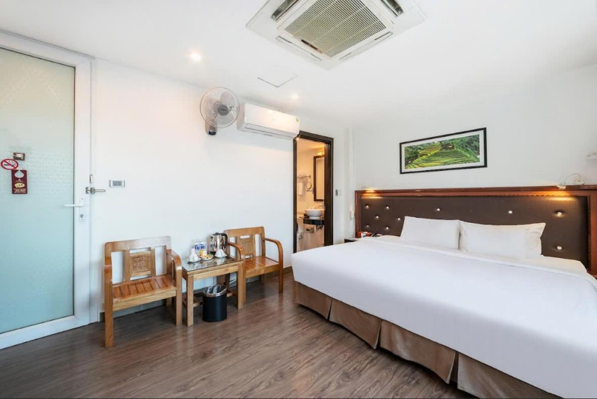 Khách sạn A25 - 28 Trần Quý Cáp